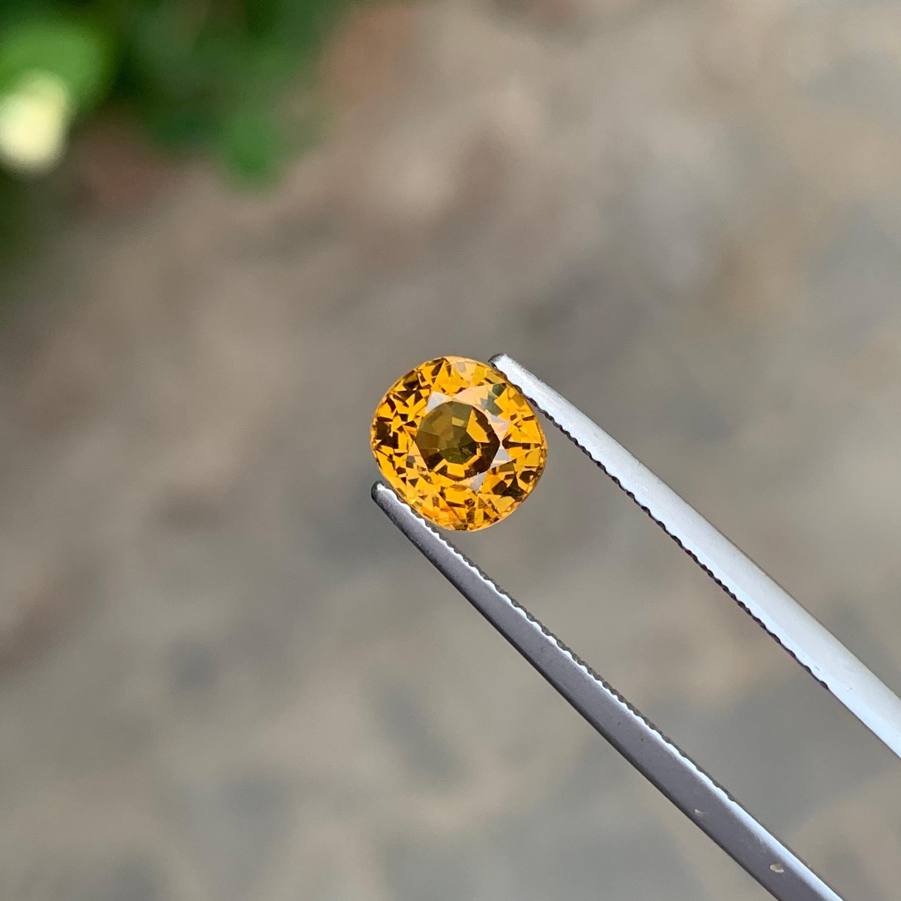 2.10 Carat Natural Loose Mali Garnet Cushion Shape Gemstone In New Condition For Sale In Peshawar, PK