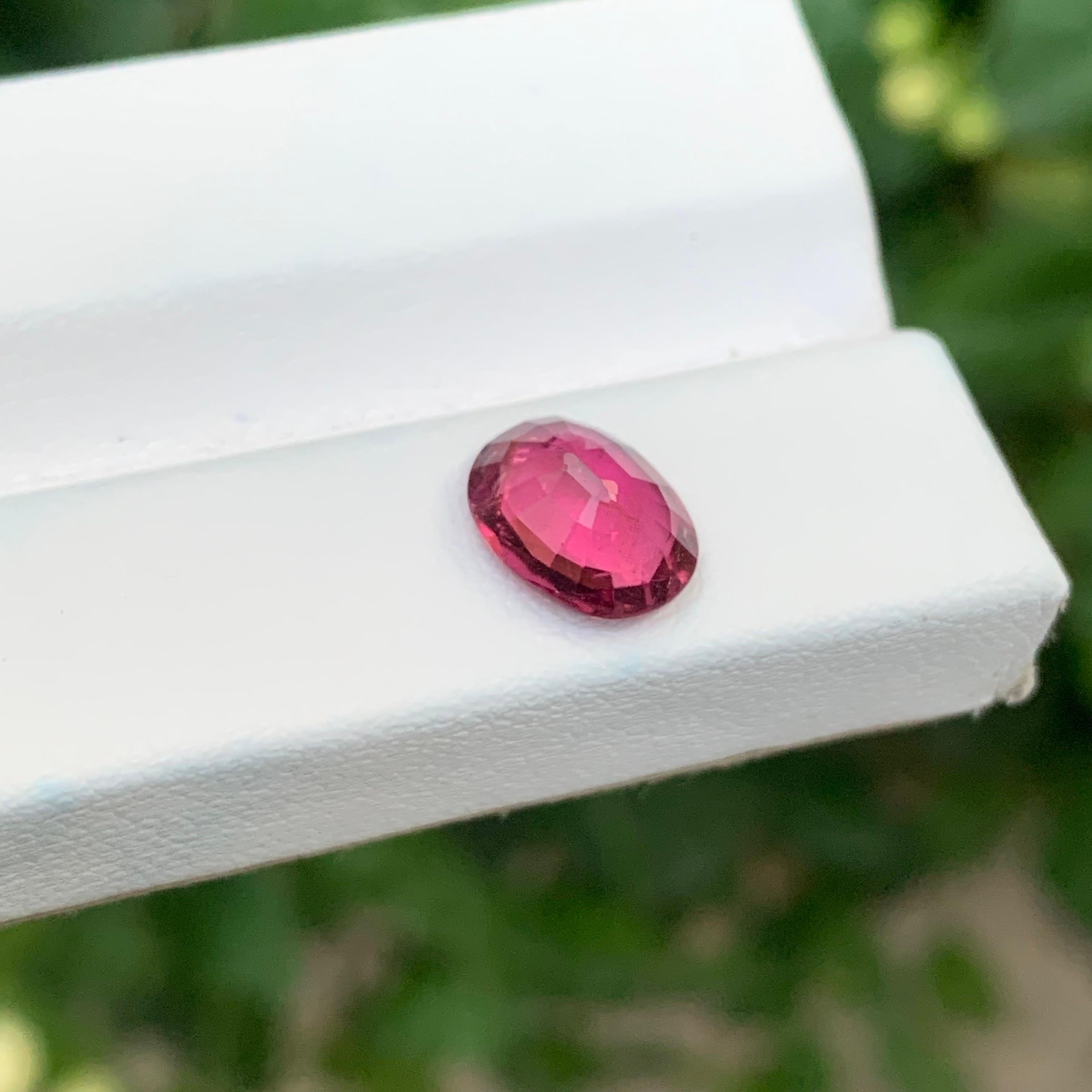 2,10 carati di tormalina rosa marrone naturale sfusa di forma ovale in vendita 5