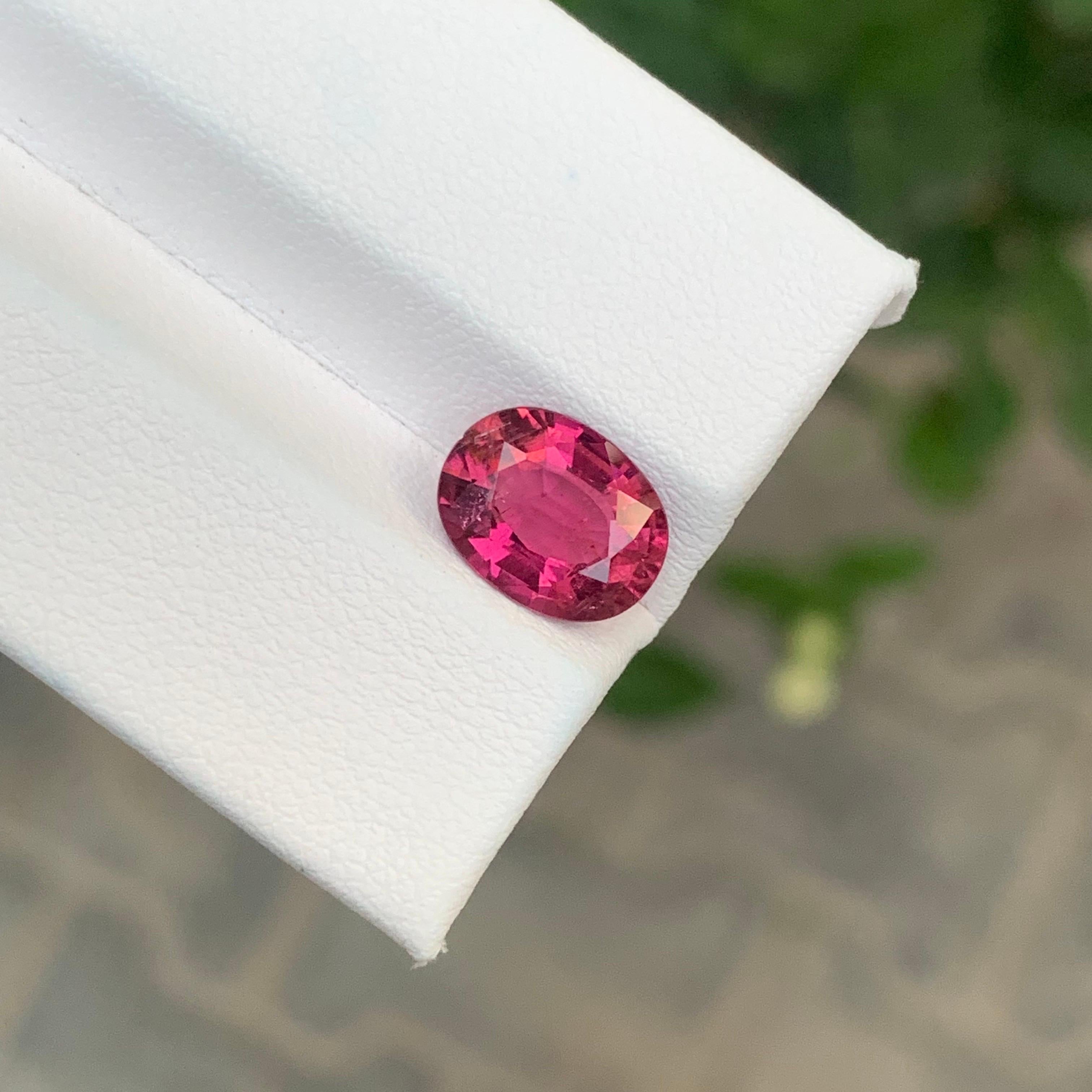Taglio ovale 2,10 carati di tormalina rosa marrone naturale sfusa di forma ovale in vendita