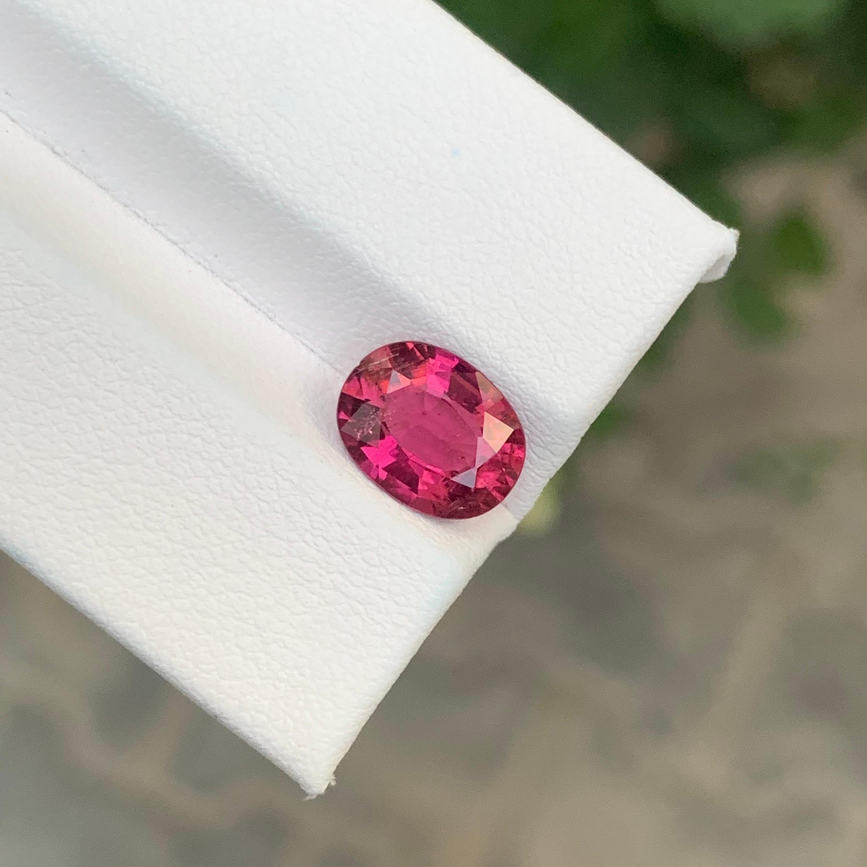 2,10 carati di tormalina rosa marrone naturale sfusa di forma ovale In condizioni Nuovo in vendita a Peshawar, PK