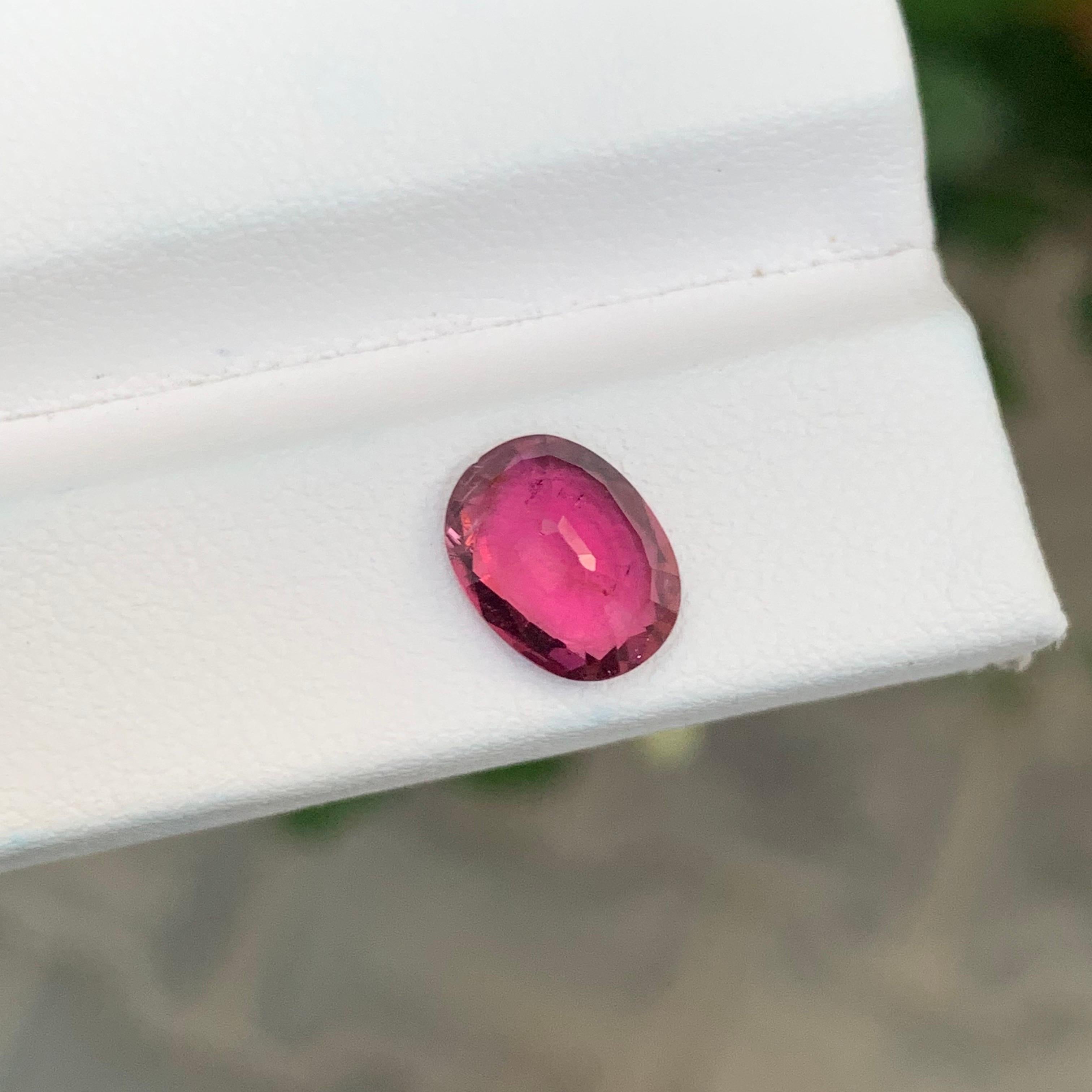 da uomo o donna 2,10 carati di tormalina rosa marrone naturale sfusa di forma ovale in vendita