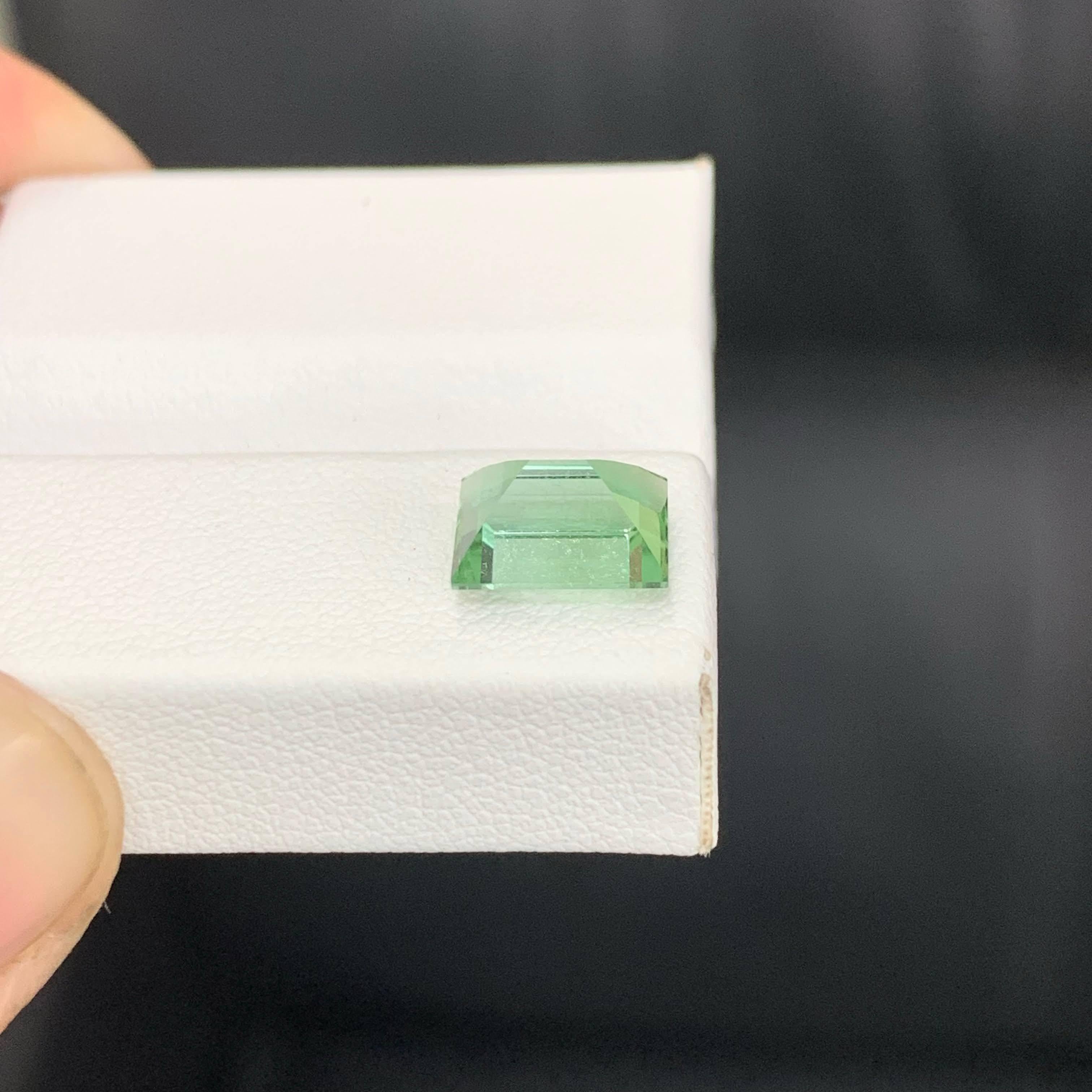 2.10 Carat Natural Loose Mint Green Tourmaline Baguette Cut Afghan Gemstone (pierre précieuse afghane) en vente 1