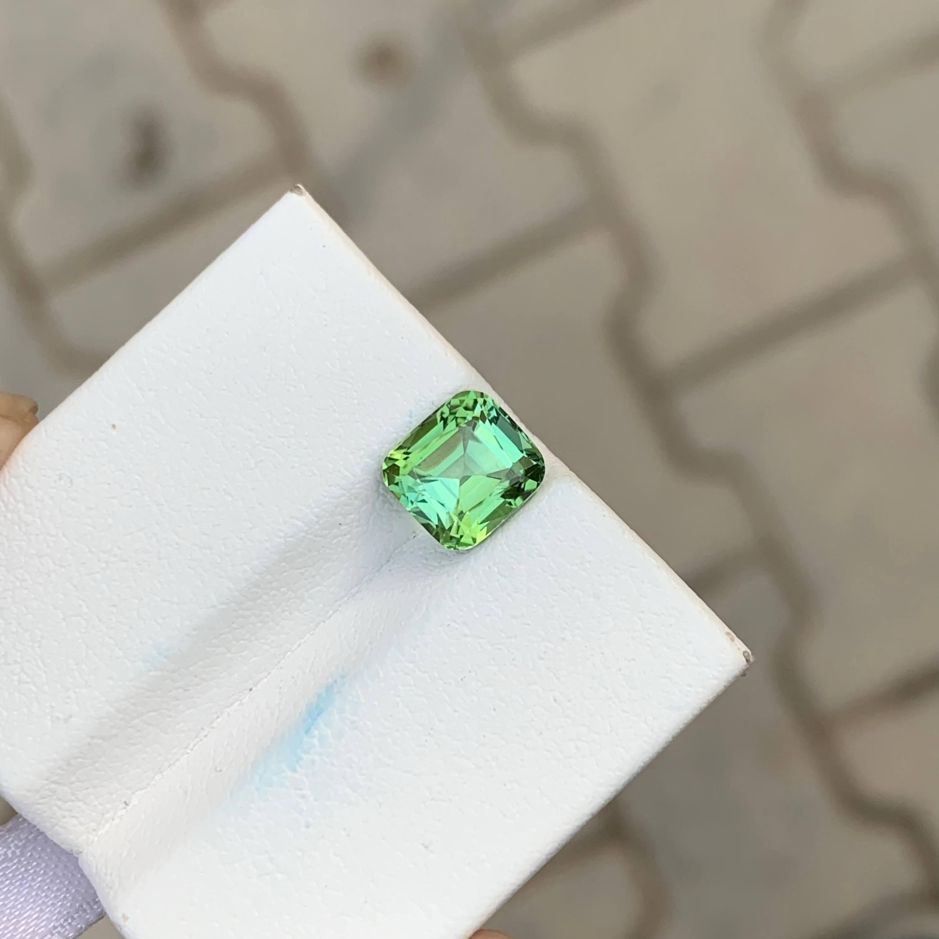 Moderno 2.10 carati di tormalina verde menta naturale sfusa, pietra tagliata a cuscino Gemma afgana in vendita