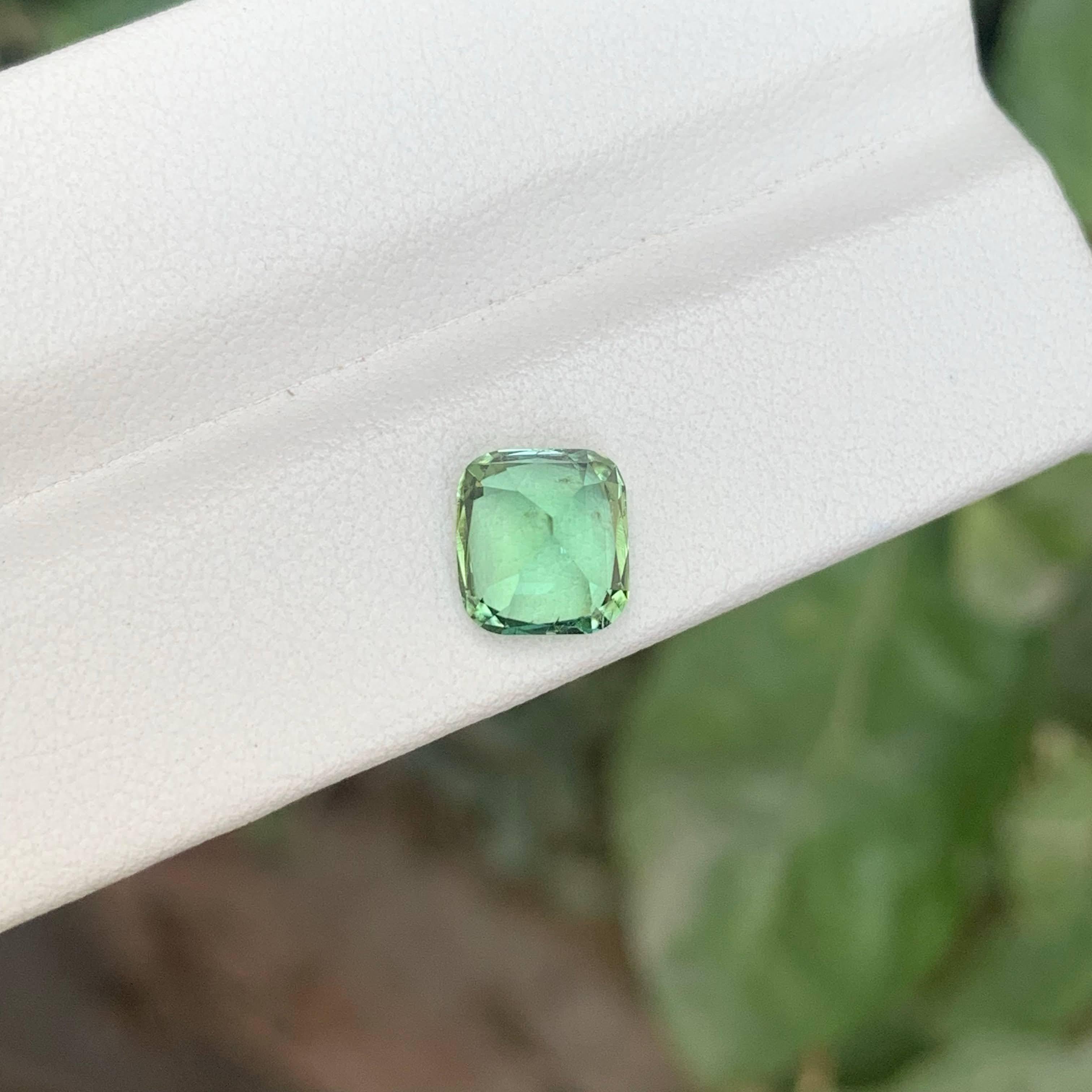 2.10 Carat Natural Loose Mint Green Tourmaline Stone Cushion Cut Afghan Gemstone (pierre précieuse afghane) Neuf - En vente à Bangkok, TH