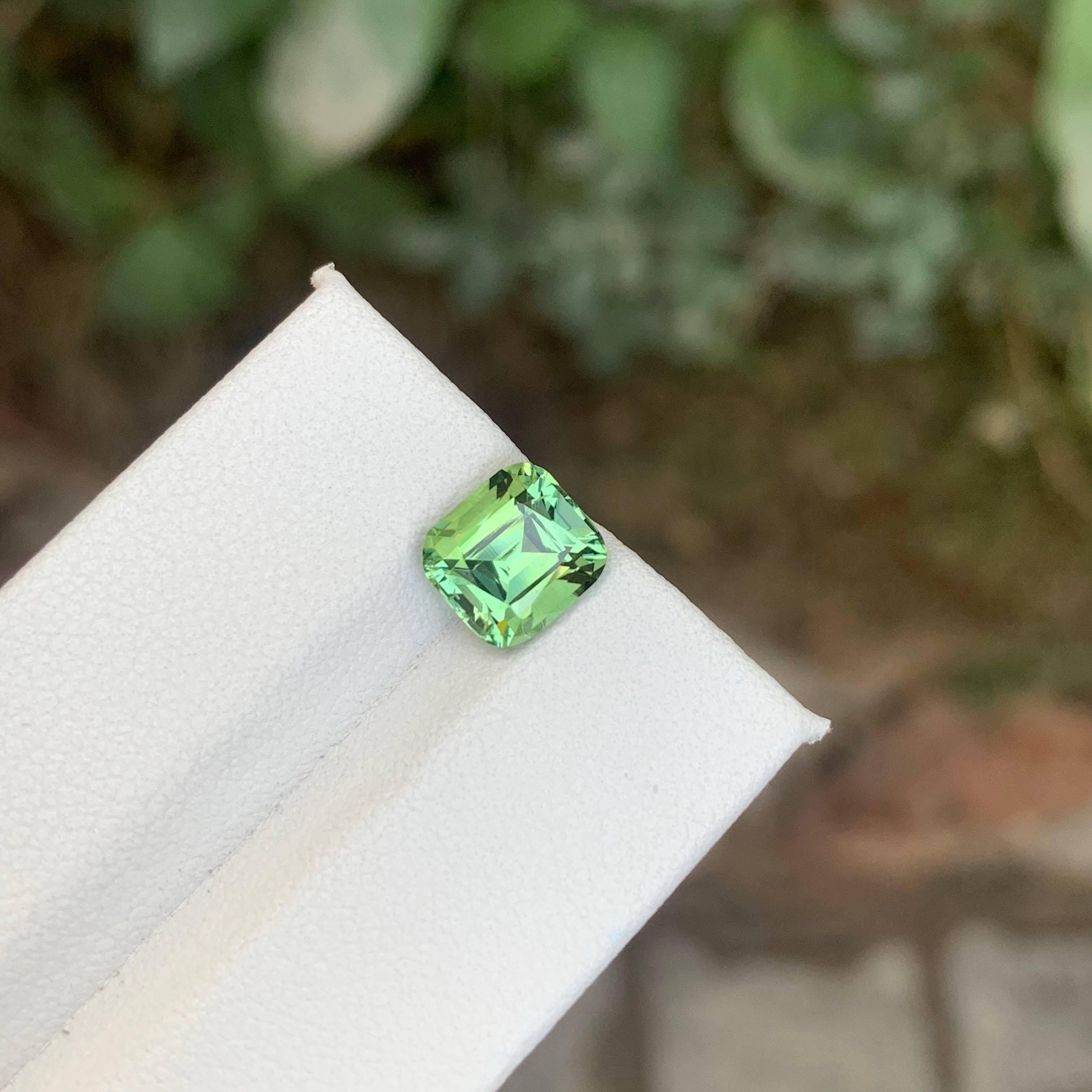 2.10 Carat Natural Loose Mint Green Tourmaline Stone Cushion Cut Afghan Gemstone (pierre précieuse afghane) Unisexe en vente