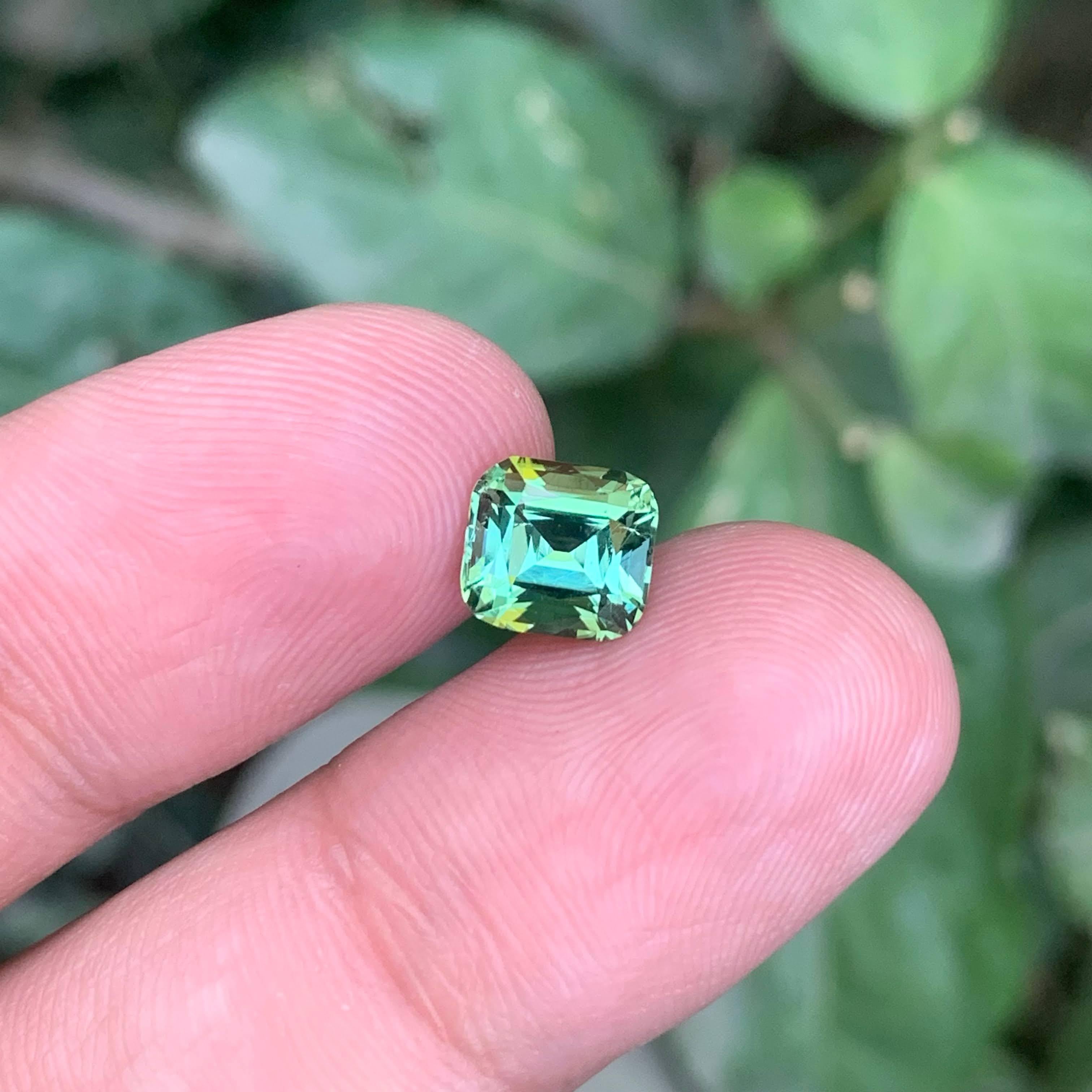2.10 Carat Natural Loose Mint Green Tourmaline Stone Cushion Cut Afghan Gemstone (pierre précieuse afghane) en vente 3