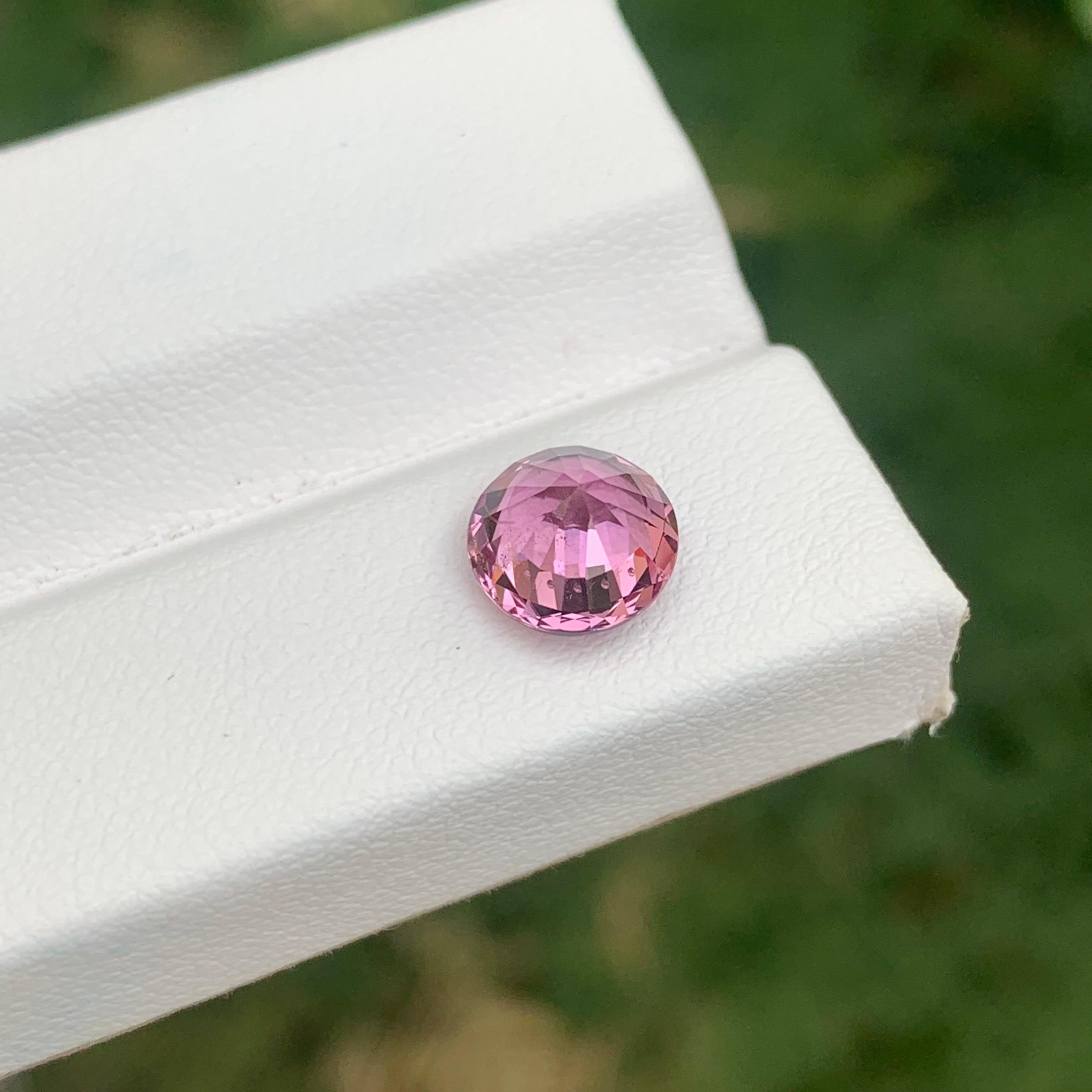 Taille ronde 2.10 Carat Natural Loose Pink Spinel Gemstone From Tanzanian Mine en vente
