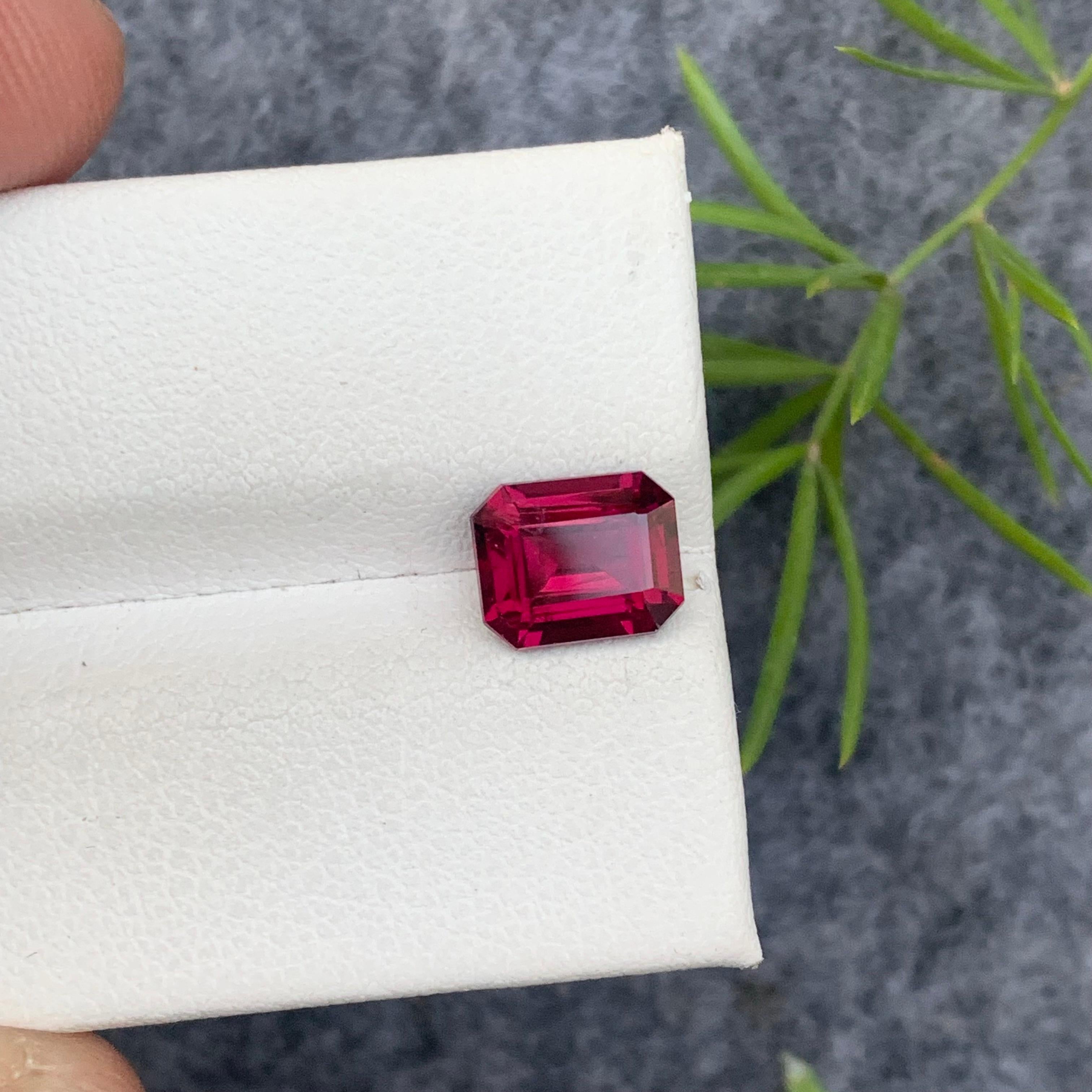 2.10 Carat Natural Loose Pinkish Red Rhodolite Garnet Emerald Cut Gemstone For Sale 2