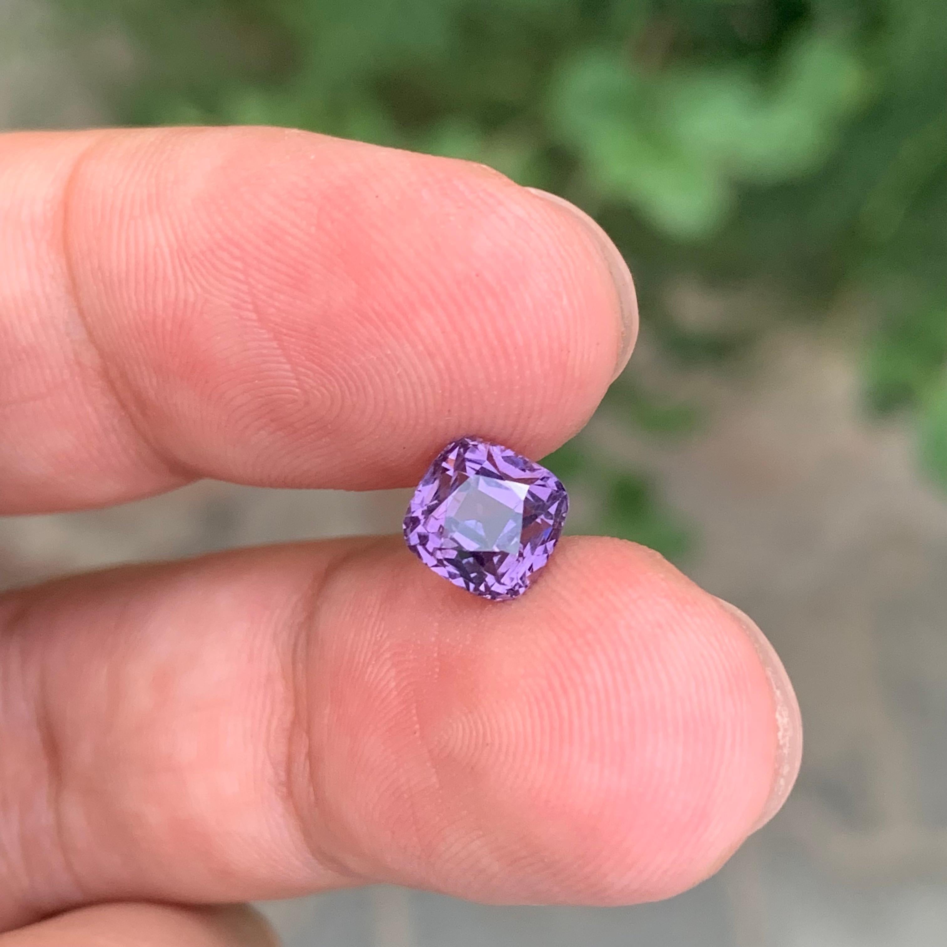 2.10 quilates de espinela púrpura natural suelta en forma de cojín en venta 2