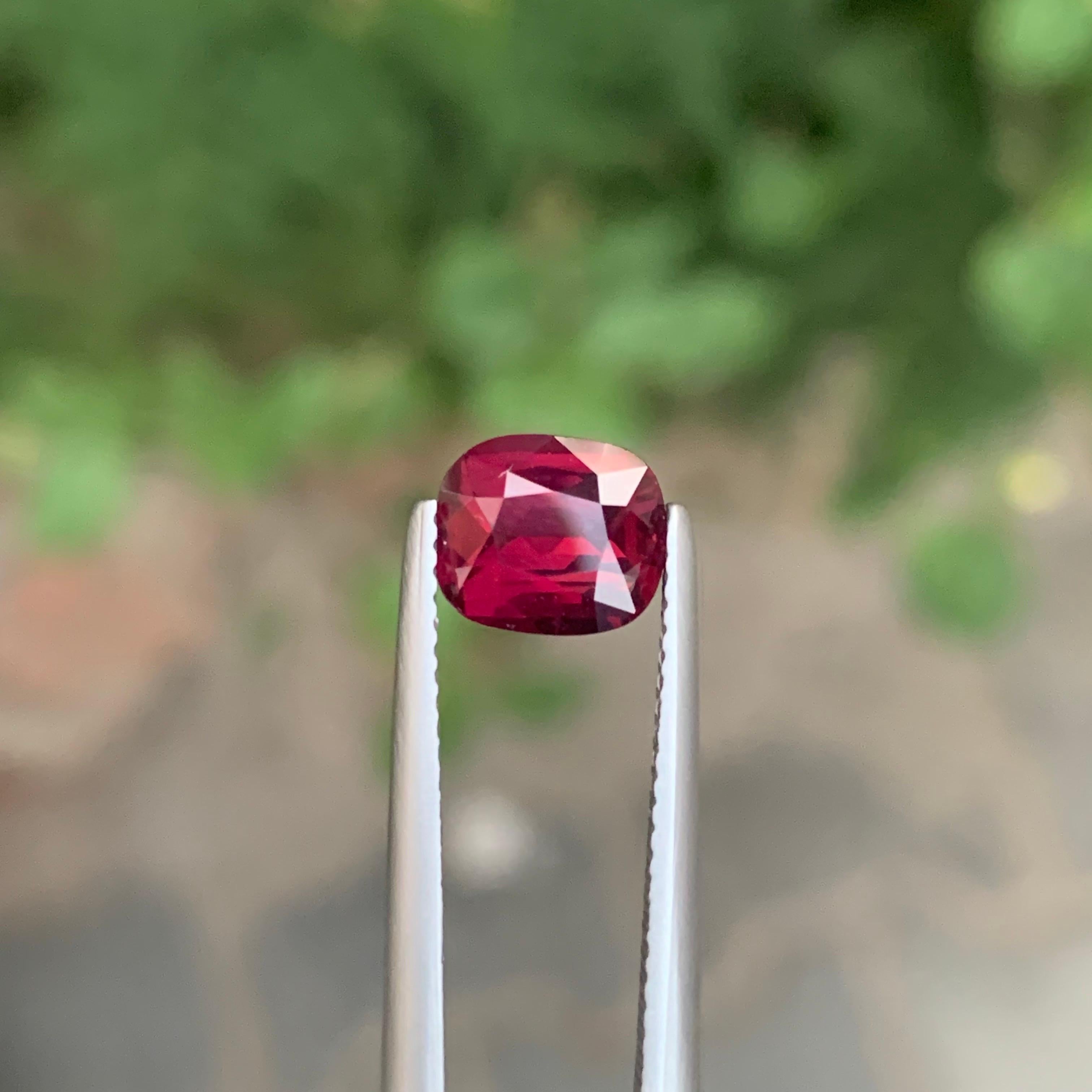 2.10 Carat Natural Loose Red Spinel Cushion Shape Gemstone In New Condition For Sale In Peshawar, PK