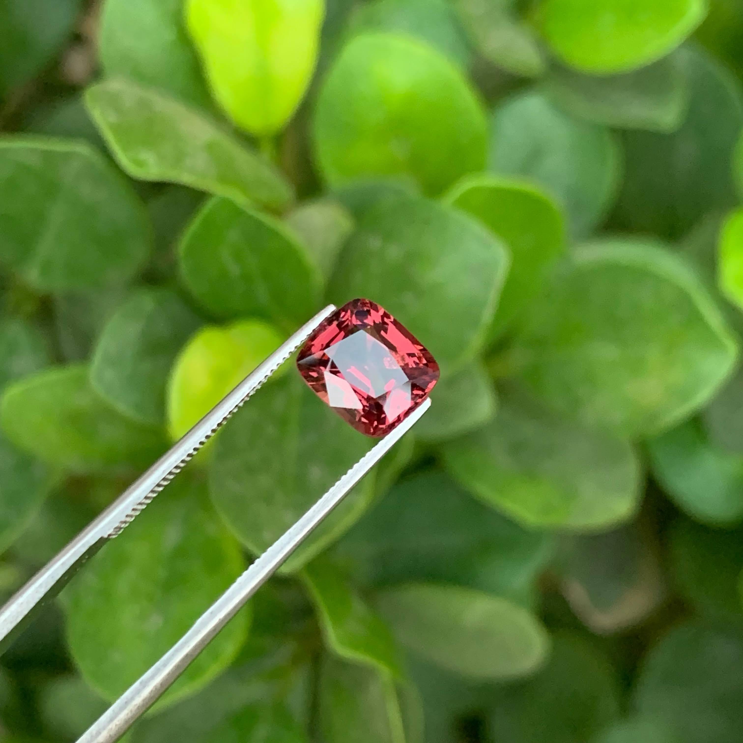 2,10 Carati di Spinello arancione rossastro naturale sfuso con taglio a cuscino Gemma birmana In condizioni Nuovo in vendita a Bangkok, TH