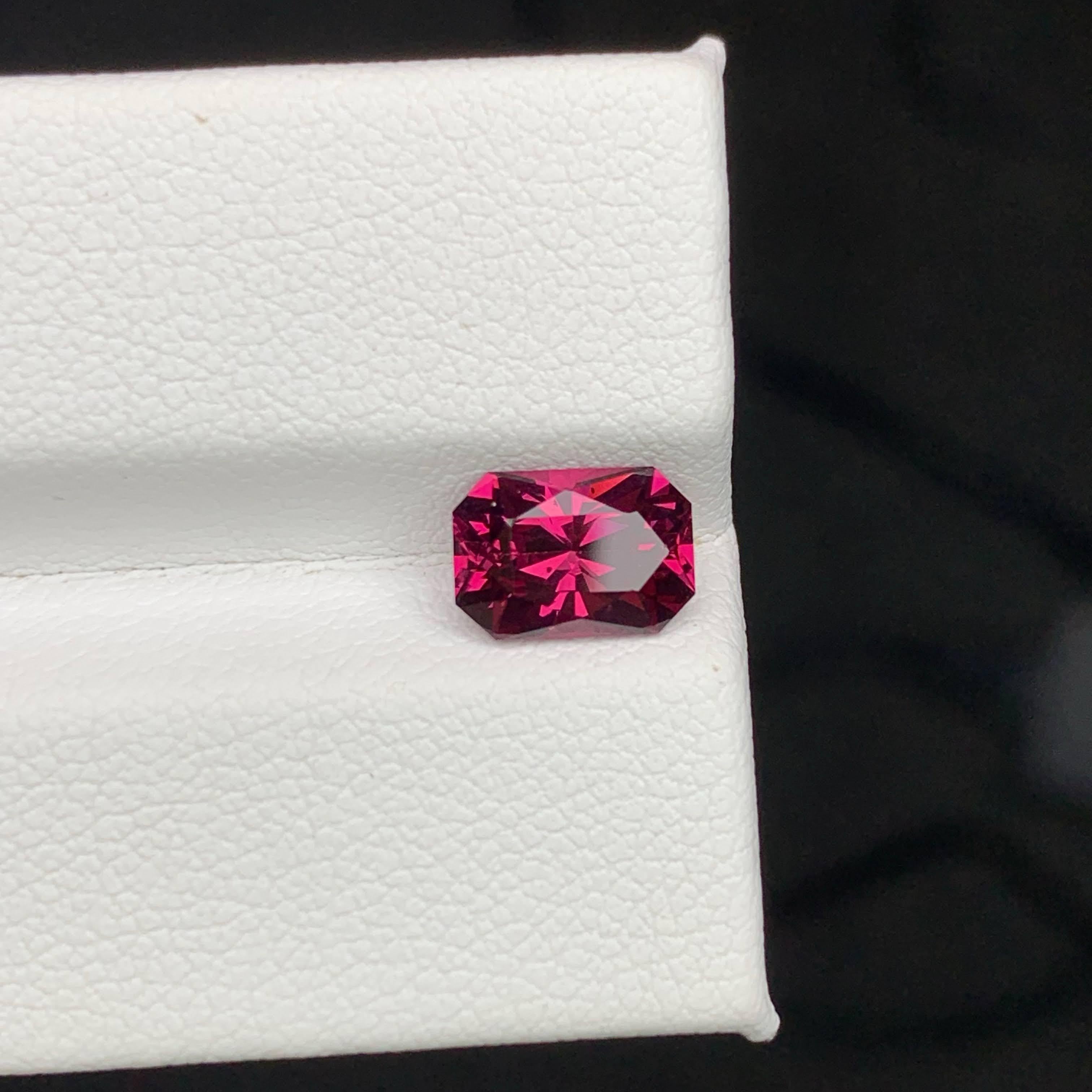 2,10 carati di granato rosa rossastro sciolto naturale tagliato a forbice Gemma del Madagascar in vendita 5