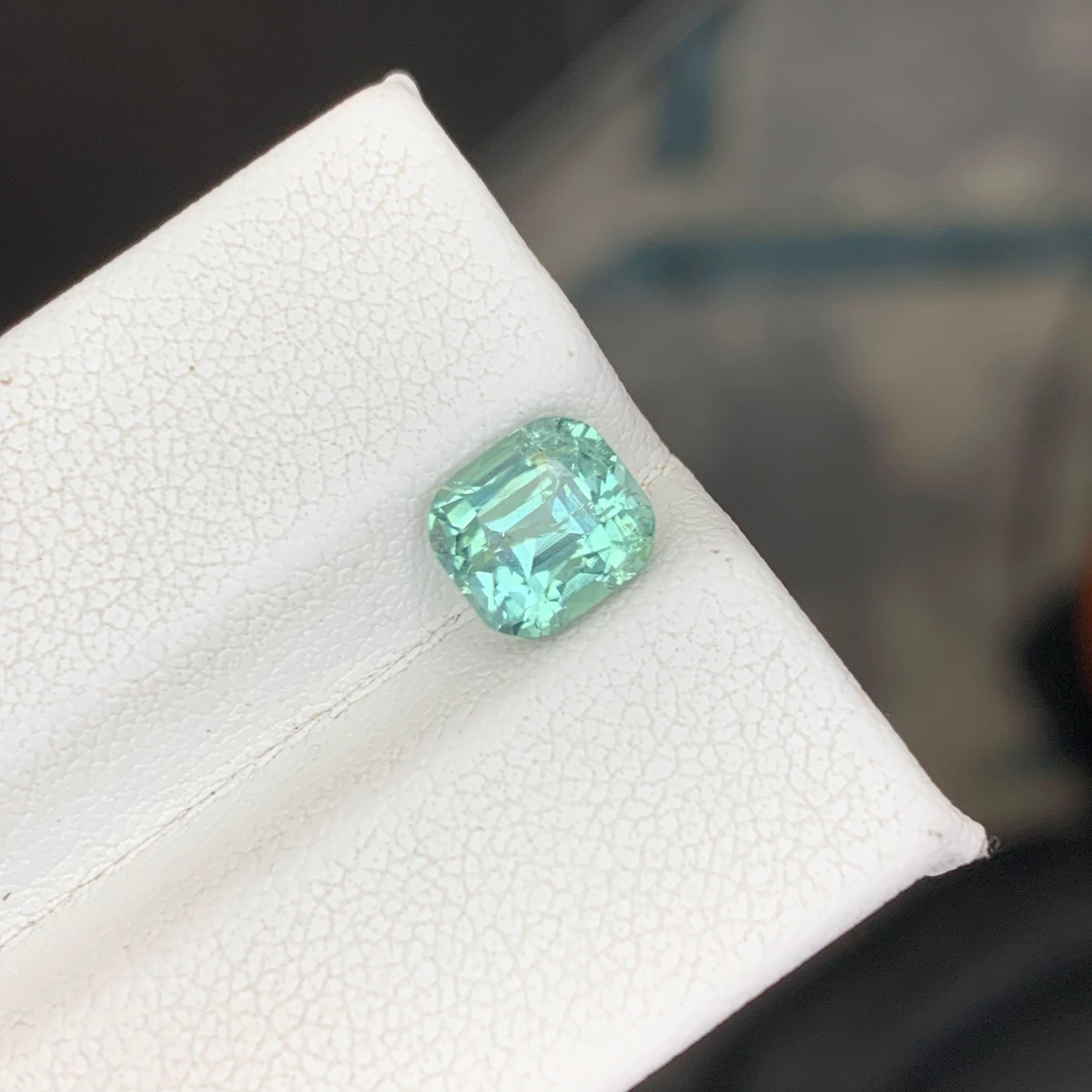 2.10 Carat Natural Loose Sea Foam Color Tourmaline Cushion Cut Afghan Gemstone (pierre précieuse afghane) Unisexe en vente