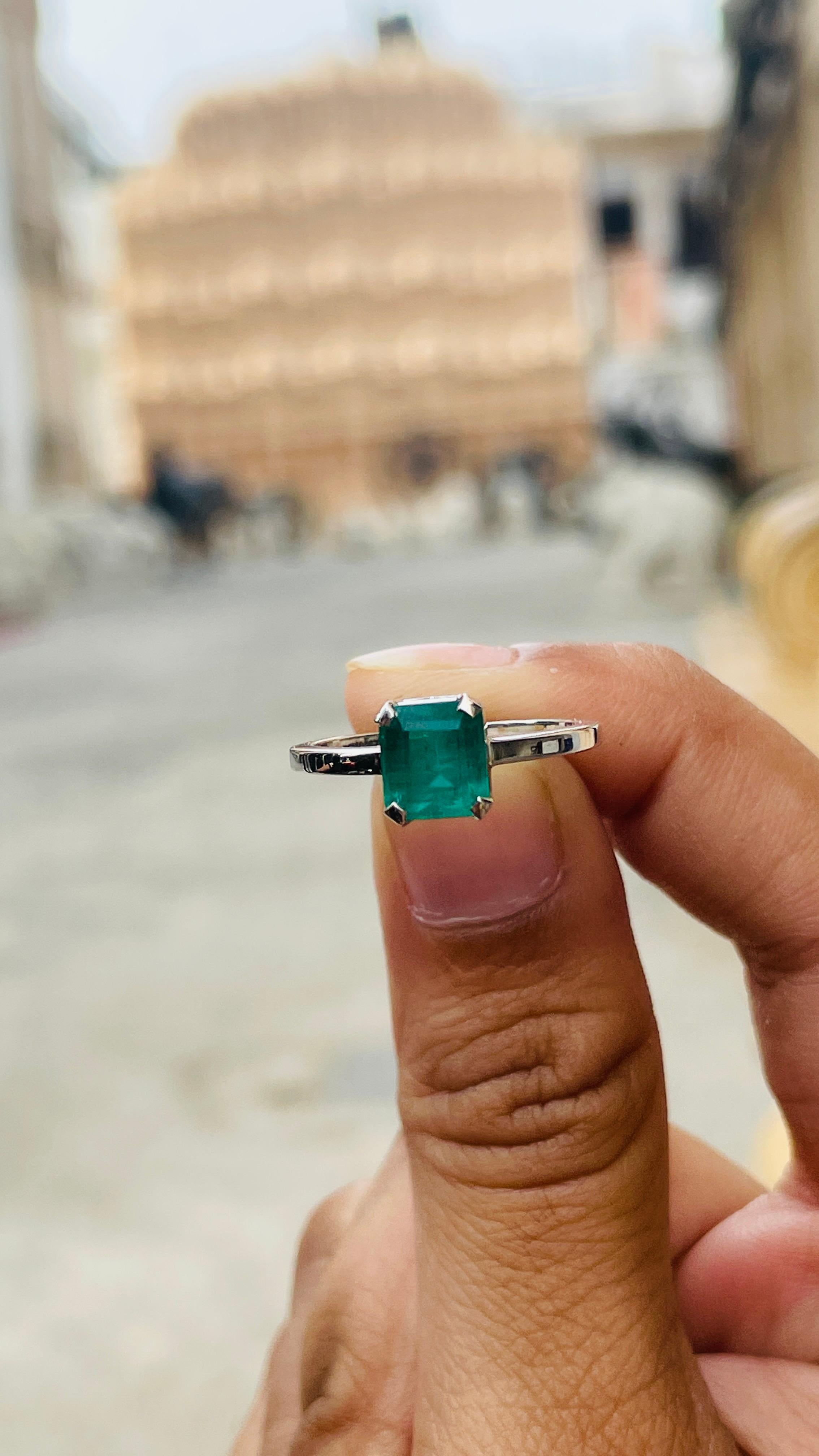 For Sale:  2.10 Carat Natural Octagon Cut Emerald 18K White Gold Ring 7