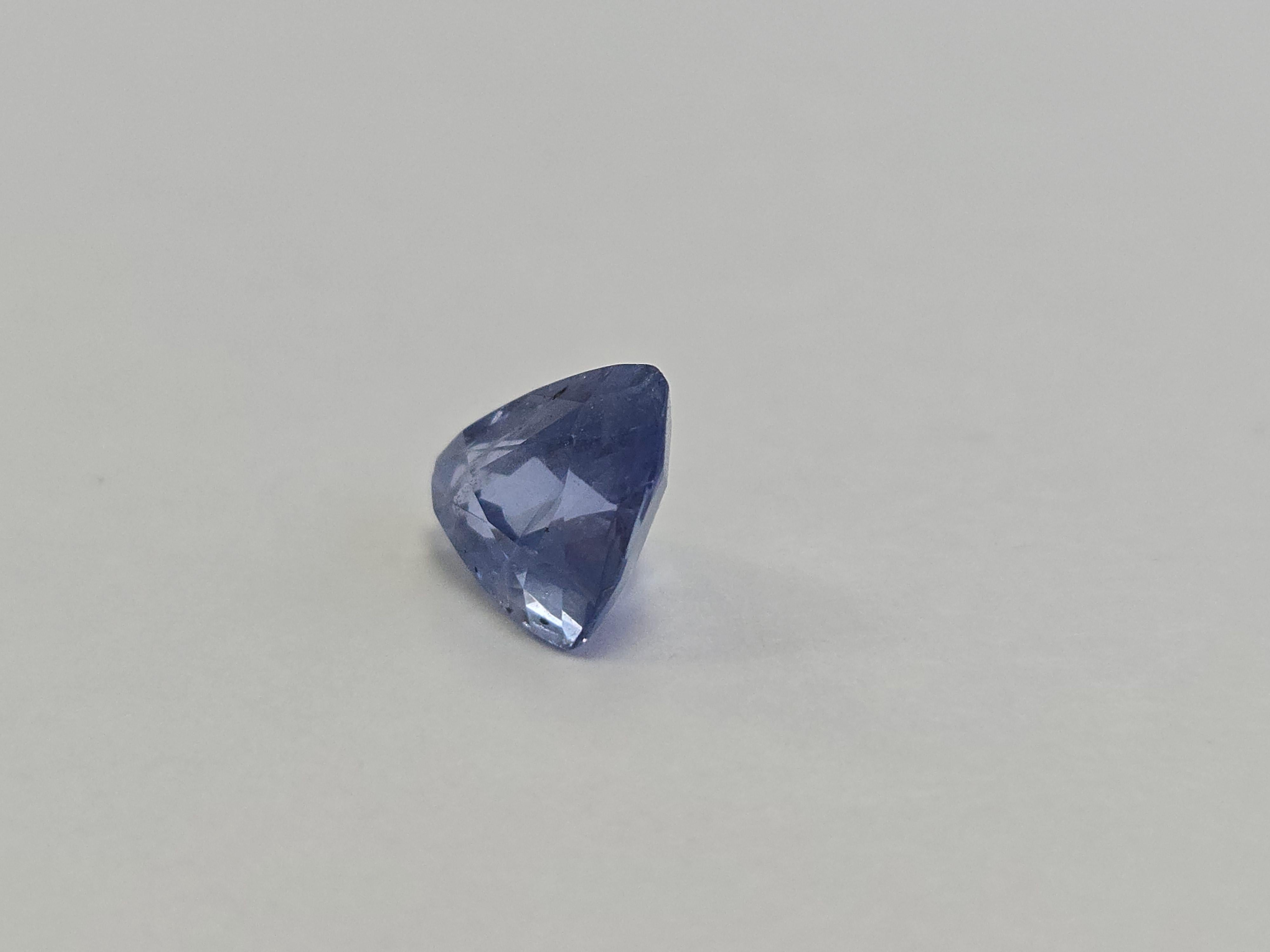 Taglio a goccia Zaffiro Trangle-Cut da 2,10 carati naturali in vendita
