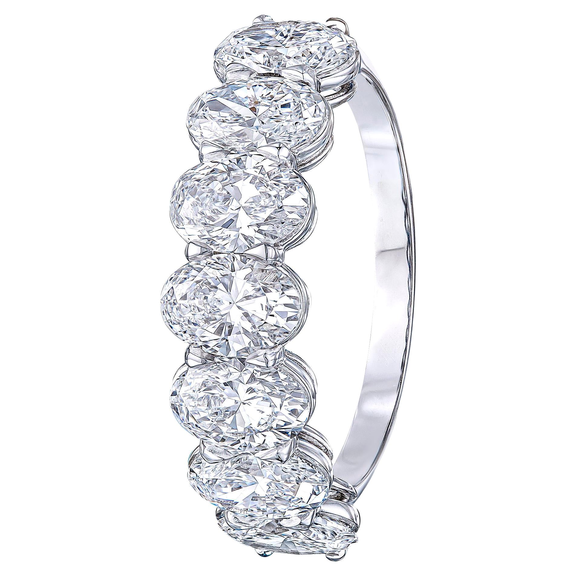 2,10 Karat ovaler Diamantring mit Brillantschliff aus 14 Karat Weißgold
