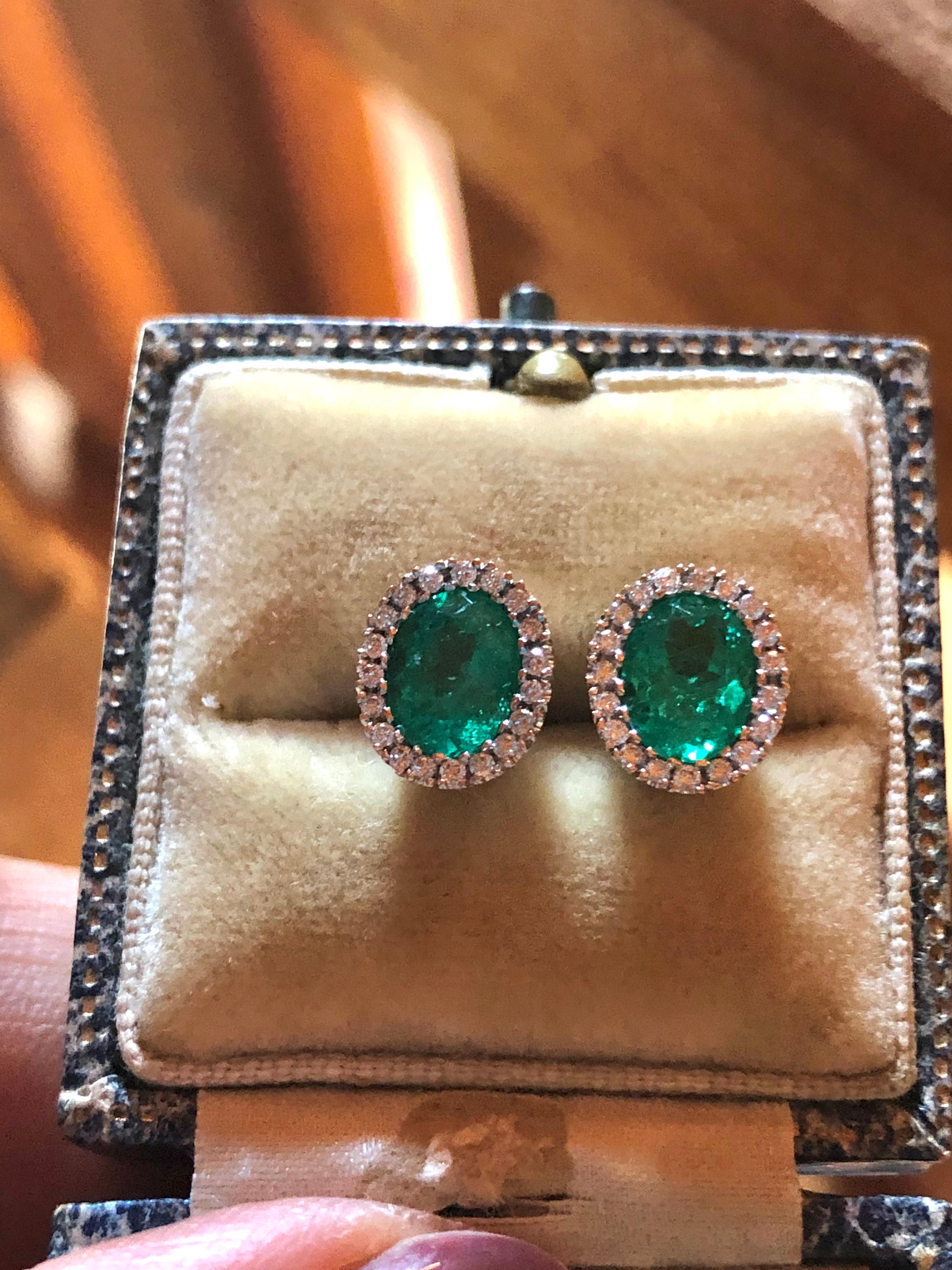 Contemporary Emeralds Maravellous Fine 2.10 Carat Vivid Colombian Emerald Diamond Earrings For Sale