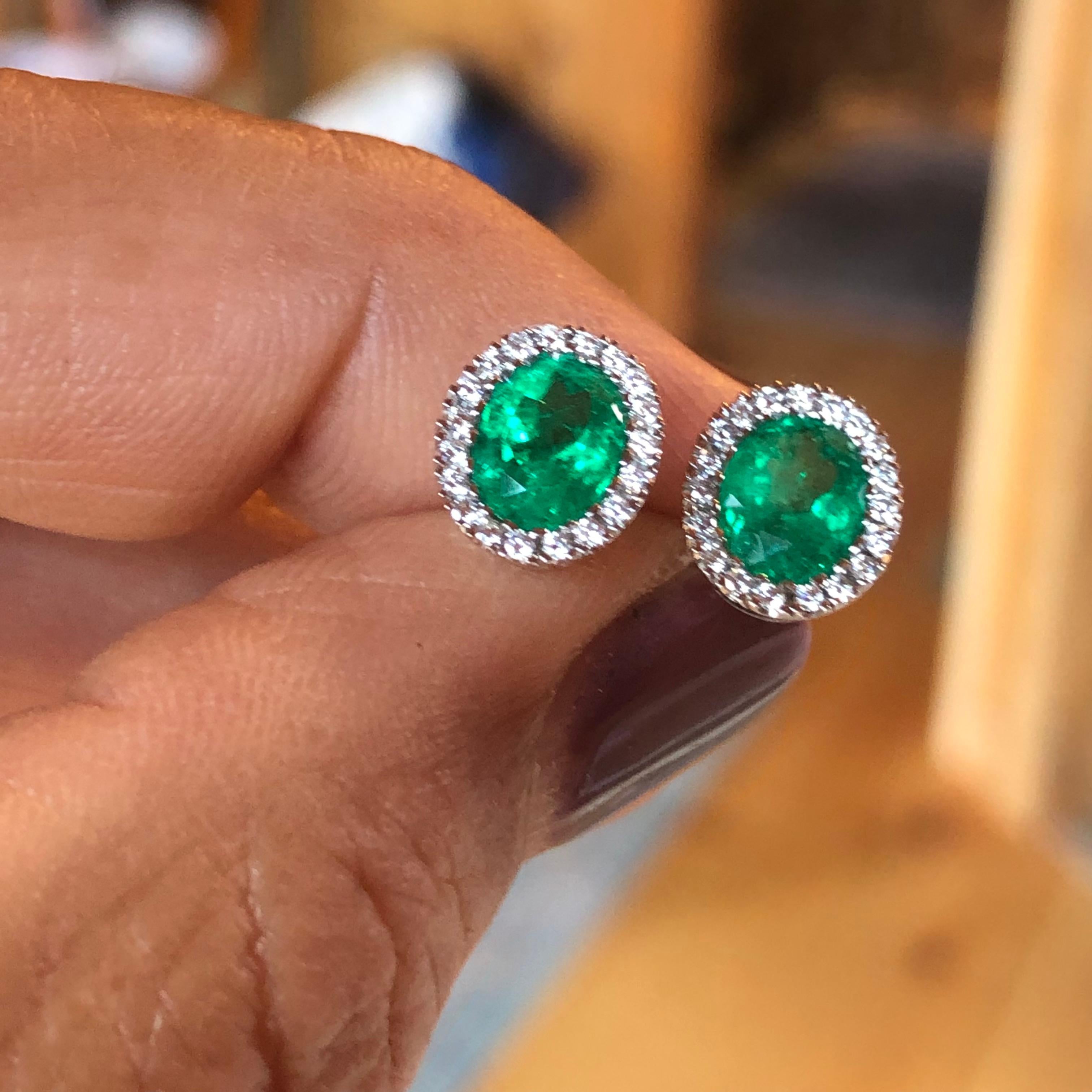 Emeralds Maravellous Fine 2.10 Carat Vivid Colombian Emerald Diamond Earrings For Sale 4