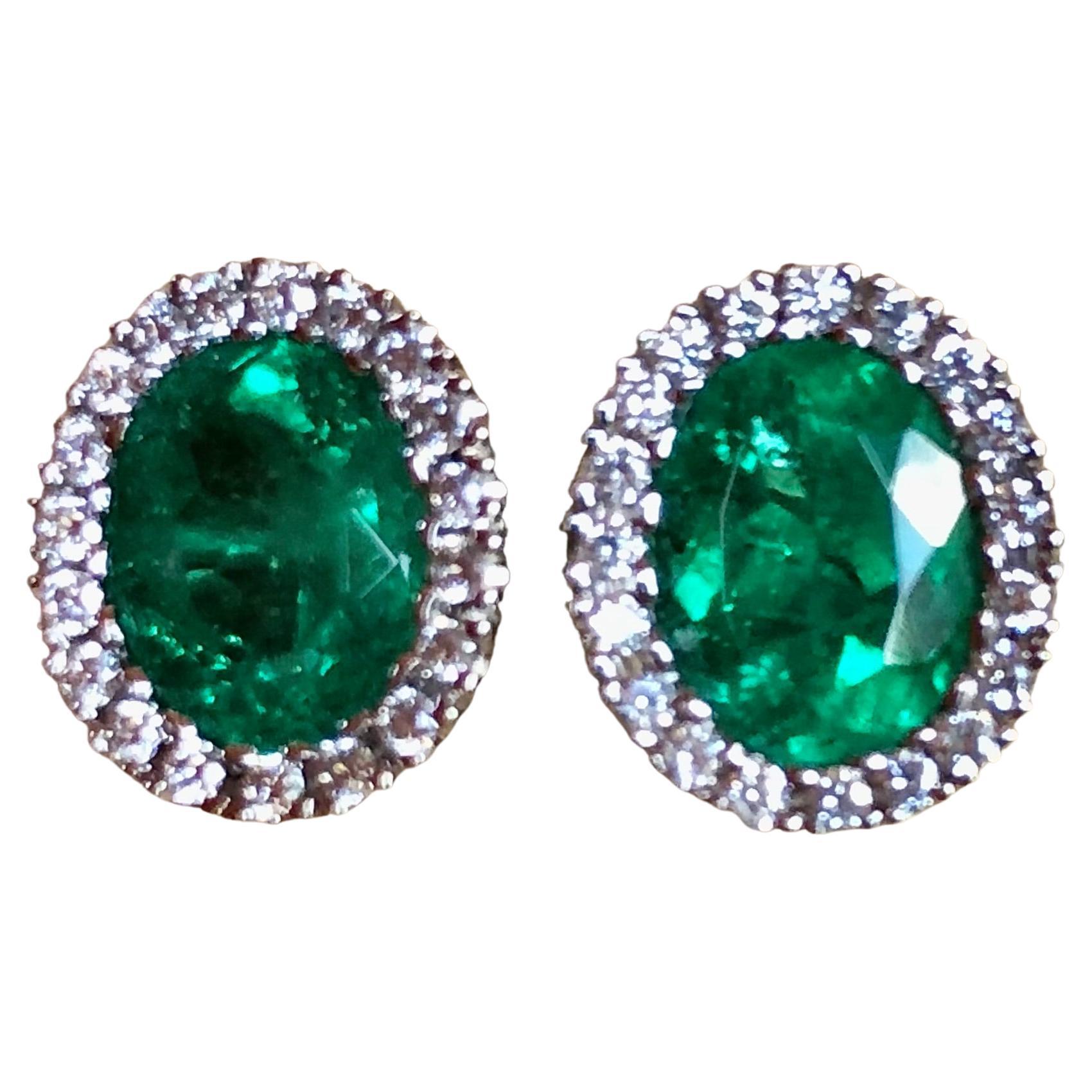 Emeralds Maravellous Fine 2.10 Carat Vivid Colombian Emerald Diamond Earrings For Sale