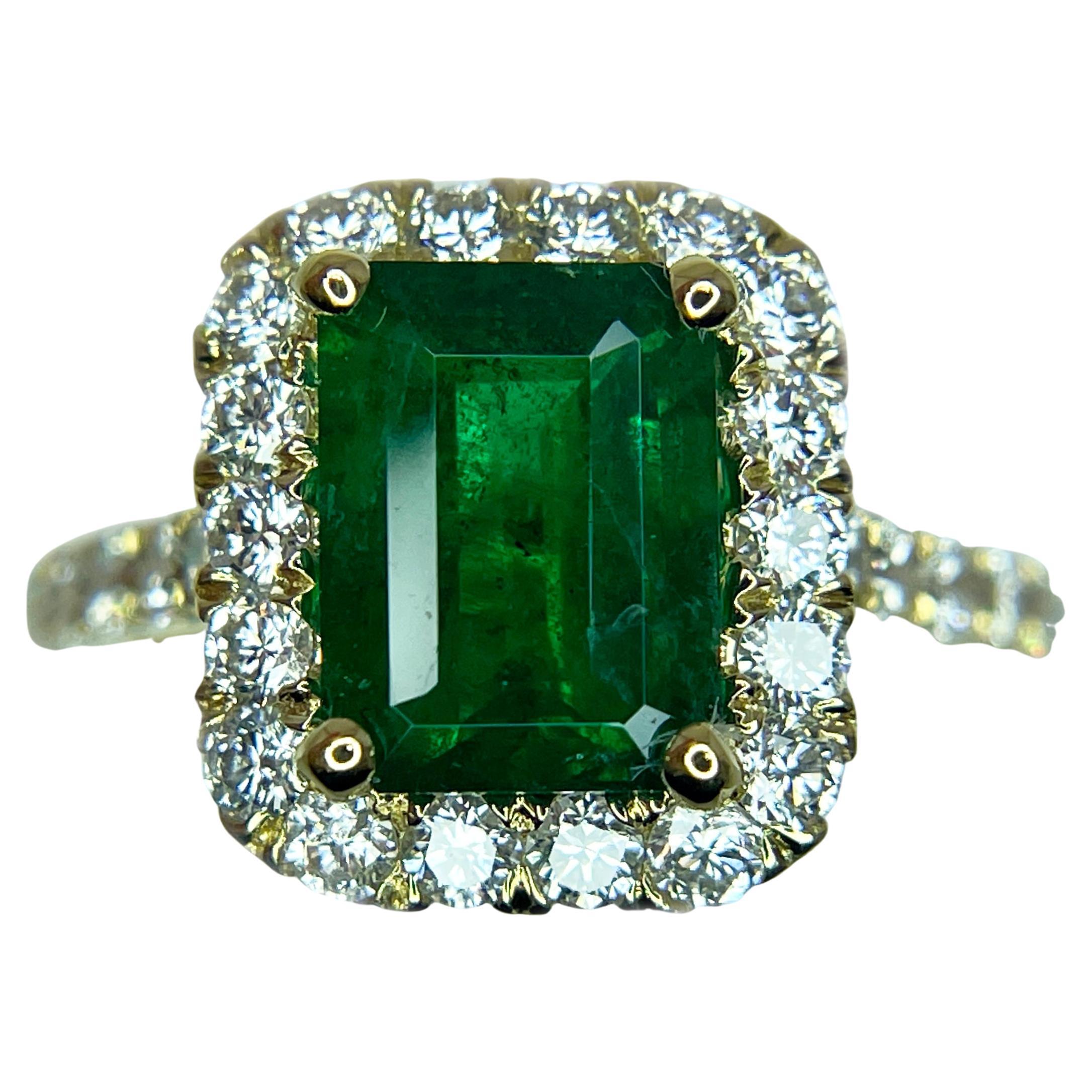 2.10 Carat Rich Green Emerald & Diamond 18K Yellow Gold Ring For Sale
