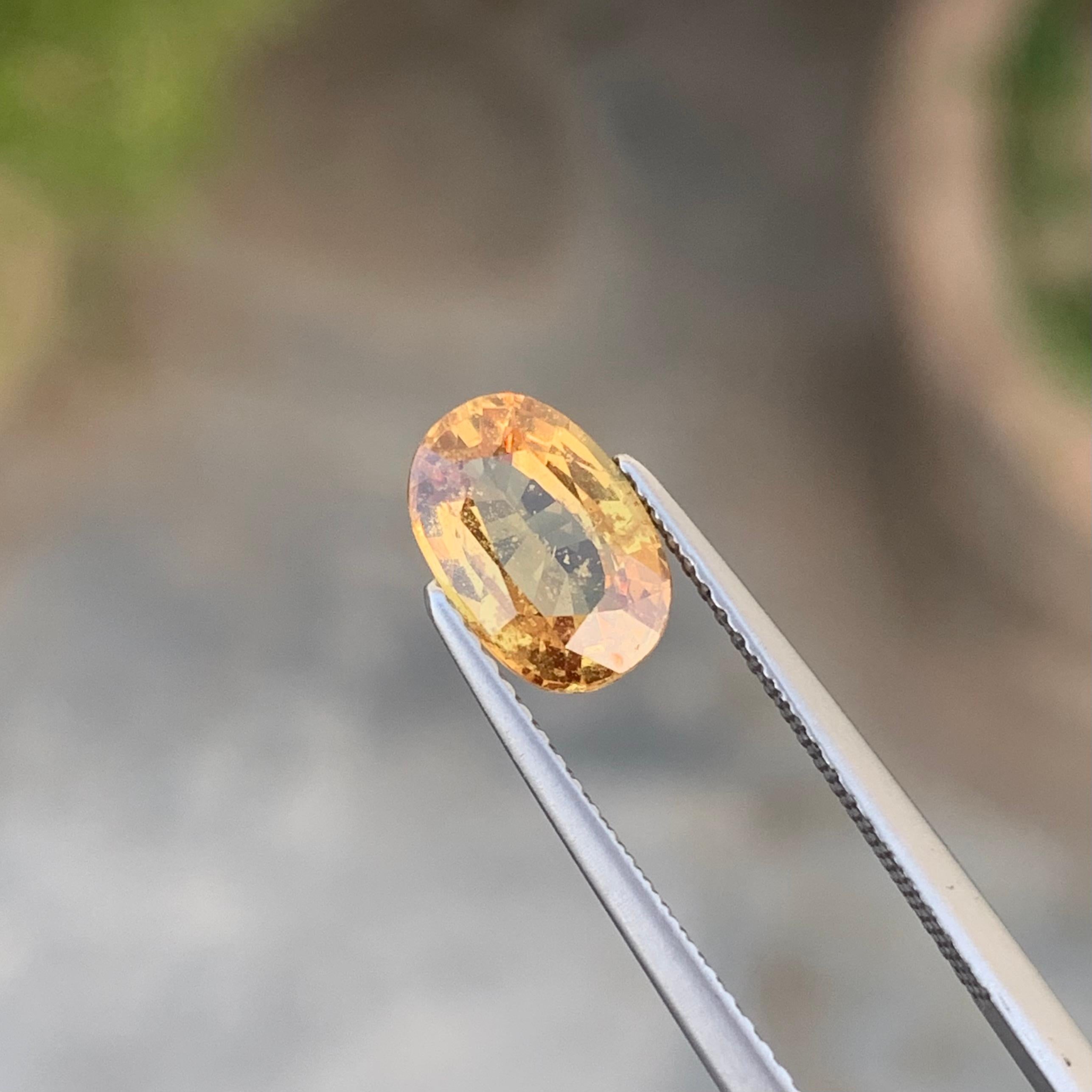 2.10 Carat Si Clarity Natural Loose Yellow Sapphire Gemstone with Oval Shape For Sale 2