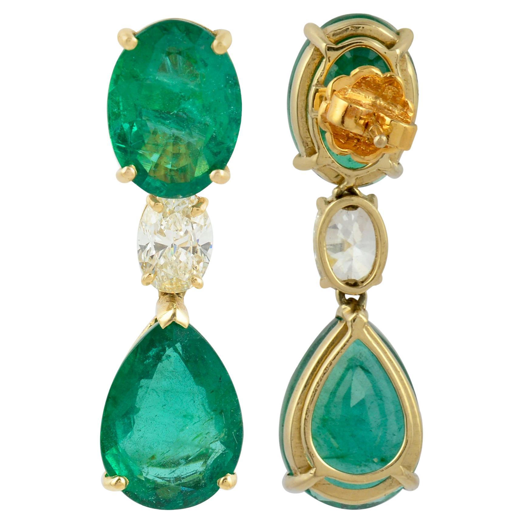 Modern Natural Zambian Emerald Diamond Dangle Earrings 18 Karat Yellow Gold Jewelry For Sale