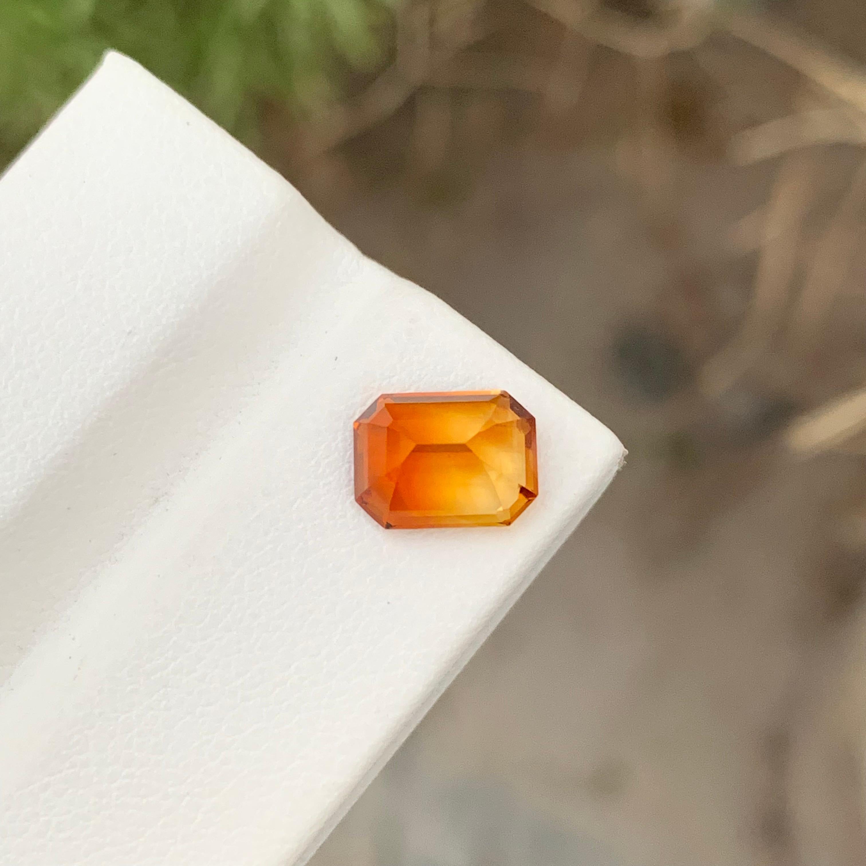 2.10 Carats Emerald Shape Madeira Citrine Gem For Jewellery Making  For Sale 5