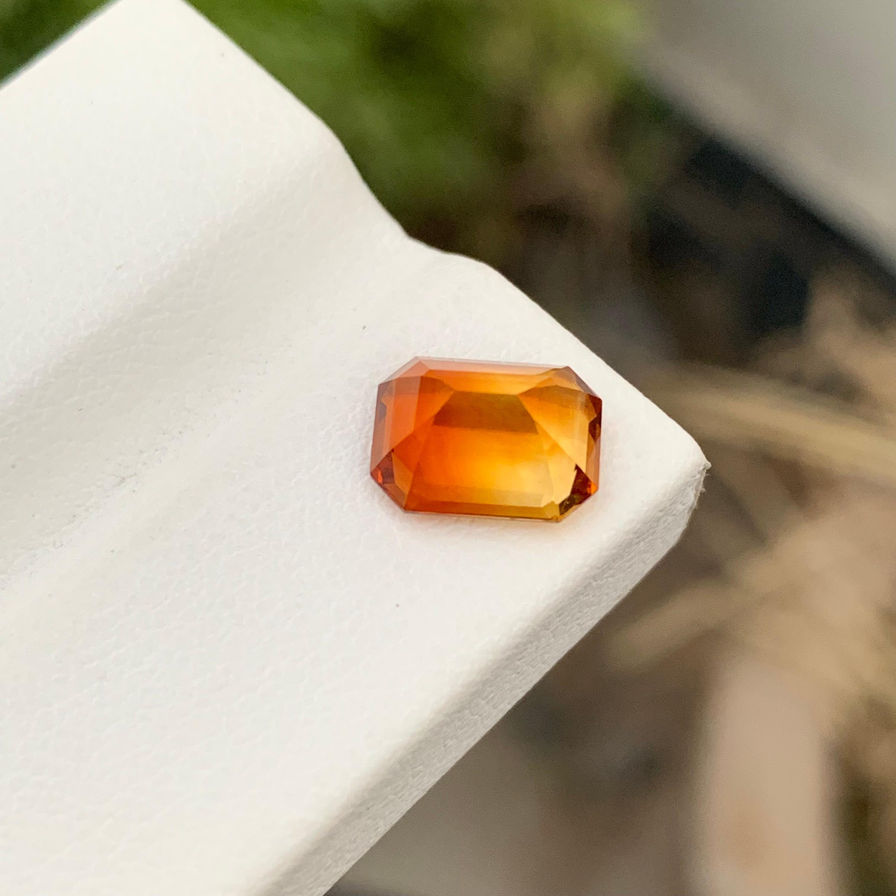 2.10 Carats Emerald Shape Madeira Citrine Gem For Jewellery Making  For Sale 6
