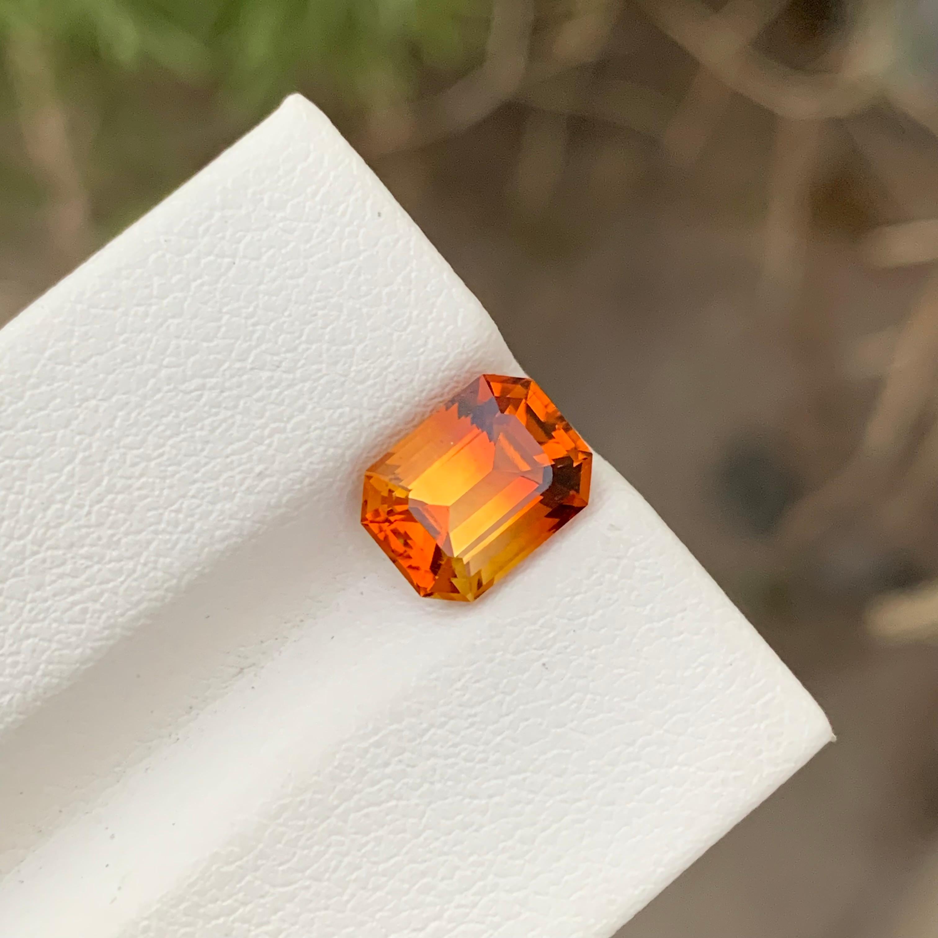 2.10 Carats Emerald Shape Madeira Citrine Gem For Jewellery Making  For Sale 2