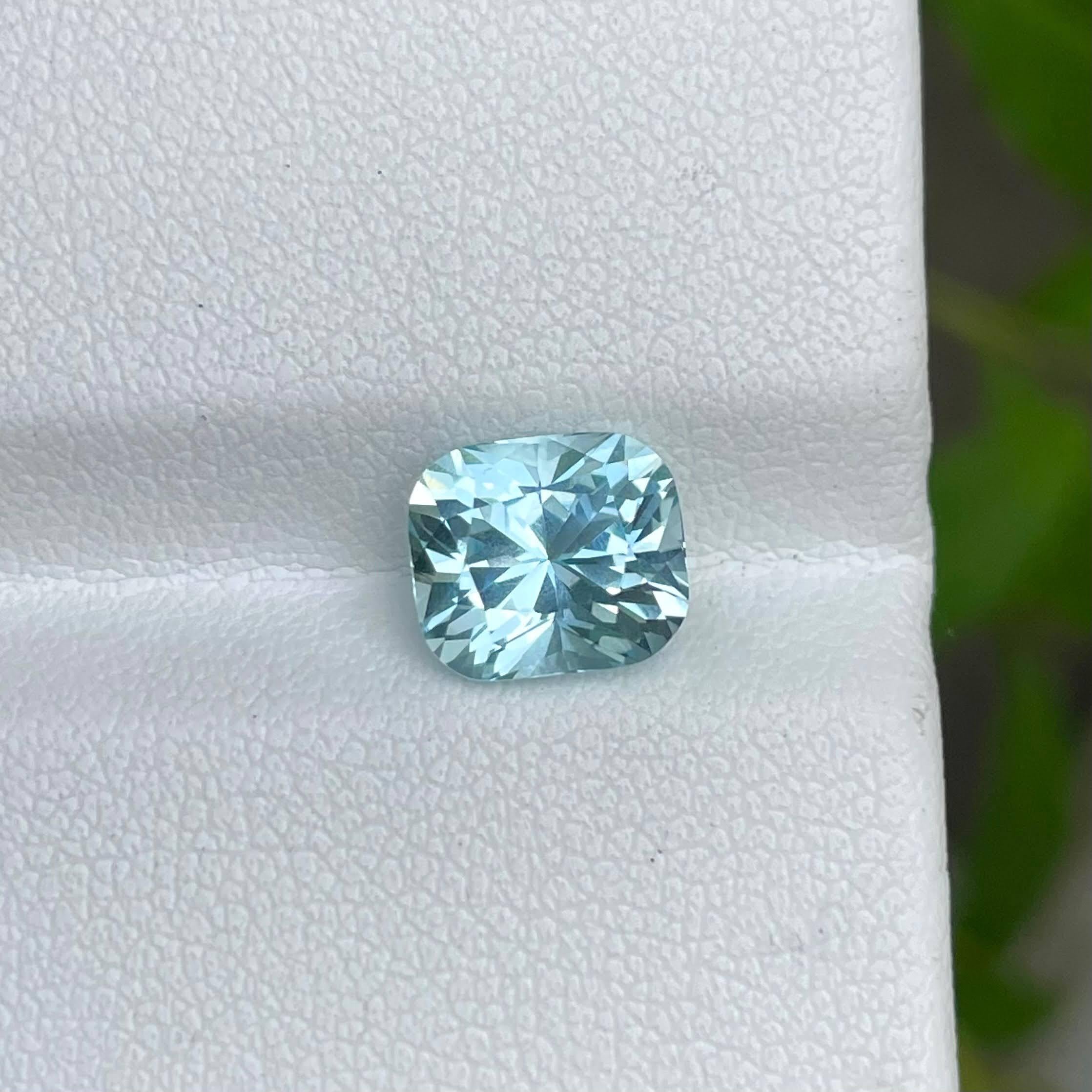2.10 carats Fine Loose Aquamarine Custom Precision Cut Natural Nigerian Gemstone In New Condition For Sale In Bangkok, TH