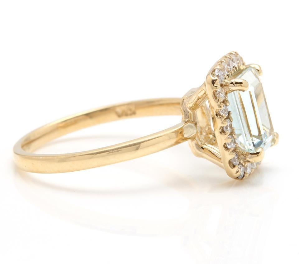 Emerald Cut 2.10 Carat Impressive Natural Aquamarine and Diamond 14 Karat Yellow Gold Ring For Sale