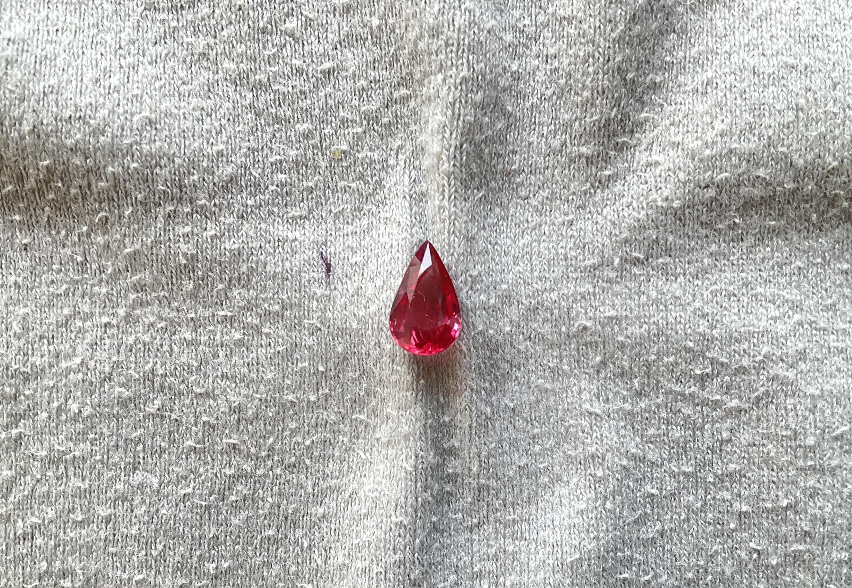 2,10 Karat Orangish Red Ruby Mosambik No-heat Pear Cut Stone Natürlicher Edelstein

Gewicht: 2,10 Karat
Größe: 10x6x4 mm
Form: Stein im Birnenschliff
Menge - 1 Stück