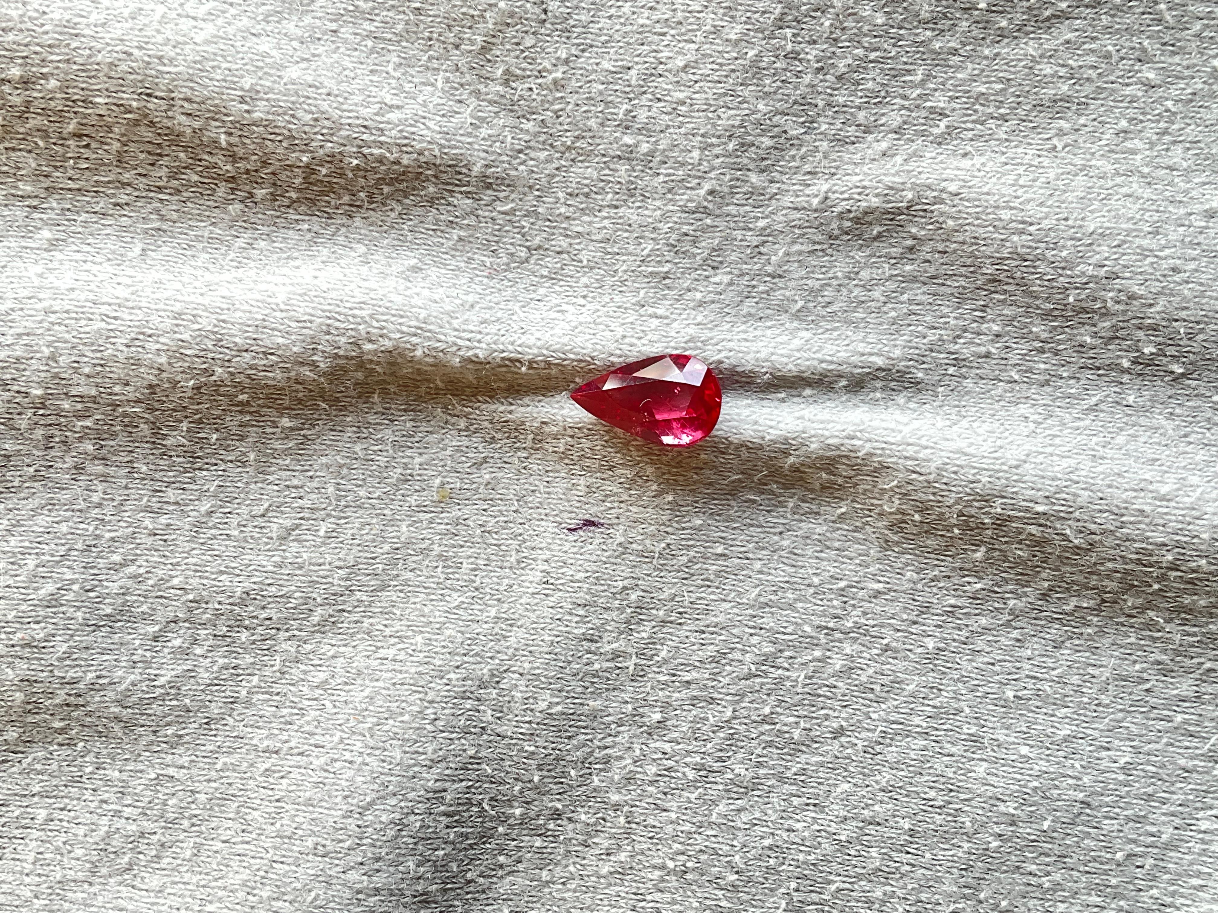 2,10 Karat Orangish Red Ruby Mosambik No-heat Pear Cut Stone Natürlicher Edelstein (Art déco) im Angebot