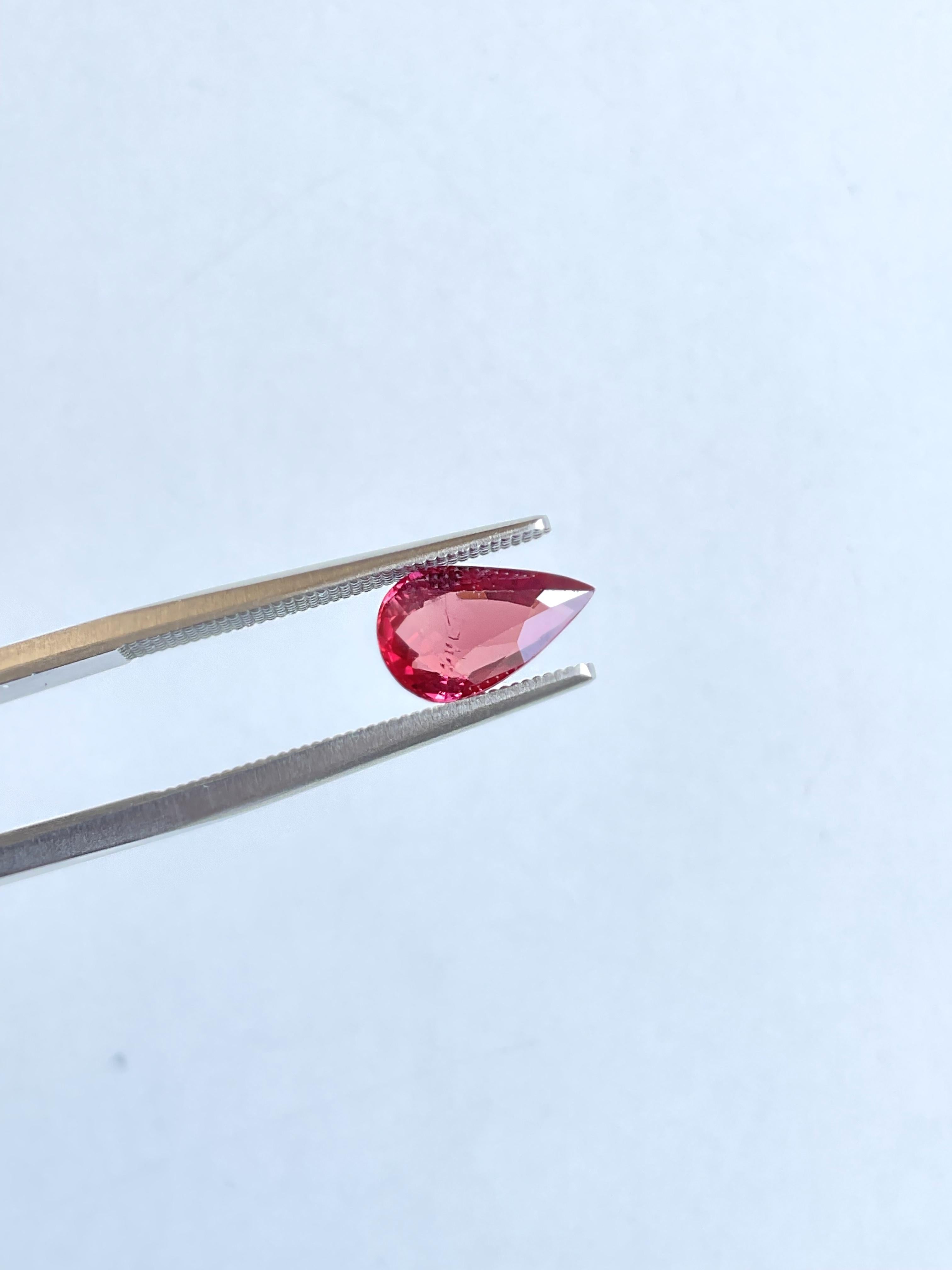 2,10 Karat Orangish Red Ruby Mosambik No-heat Pear Cut Stone Natürlicher Edelstein im Zustand „Neu“ im Angebot in Jaipur, RJ