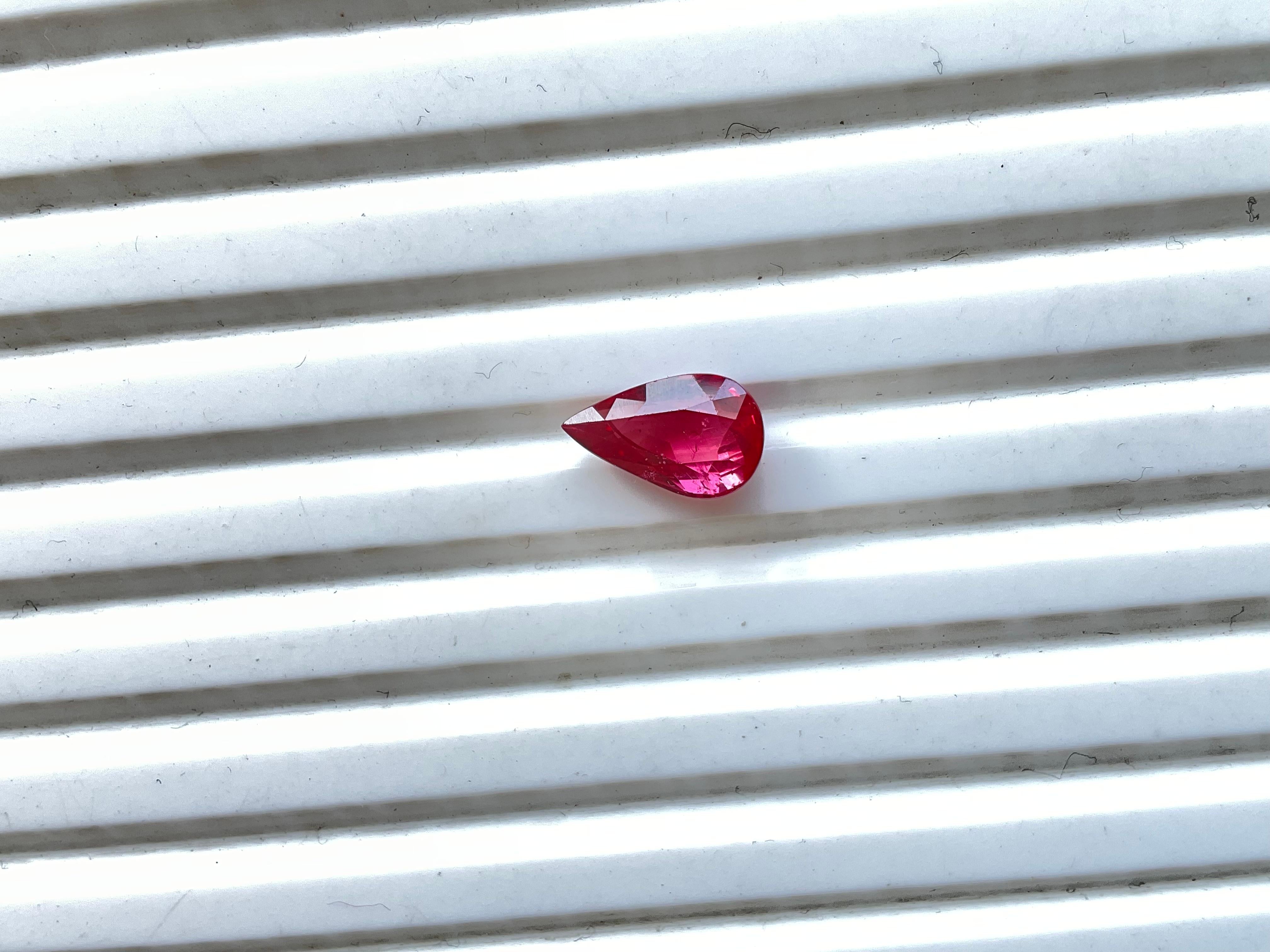 2,10 Karat Orangish Red Ruby Mosambik No-heat Pear Cut Stone Natürlicher Edelstein im Angebot 1
