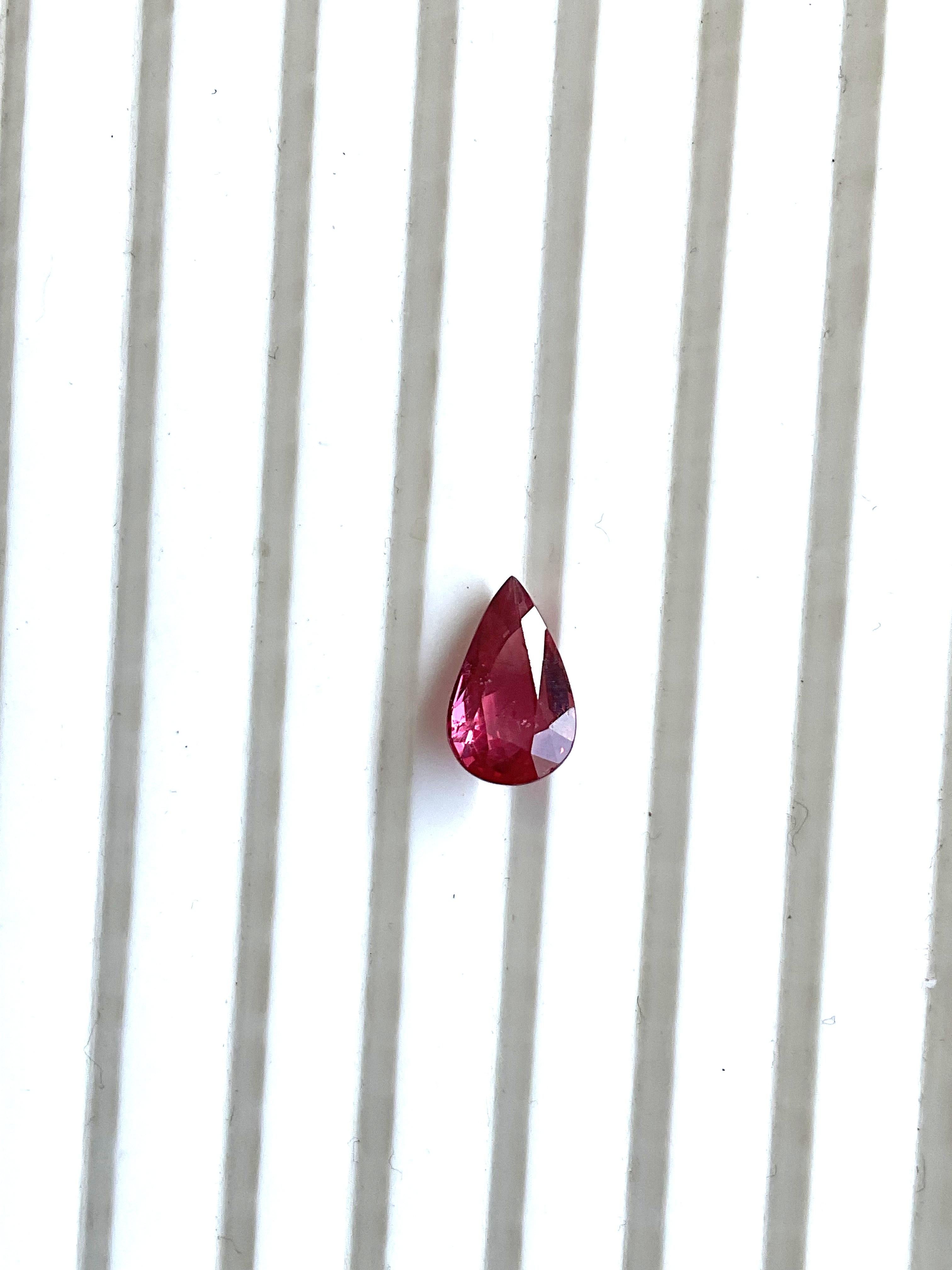 2,10 Karat Orangish Red Ruby Mosambik No-heat Pear Cut Stone Natürlicher Edelstein im Angebot 2