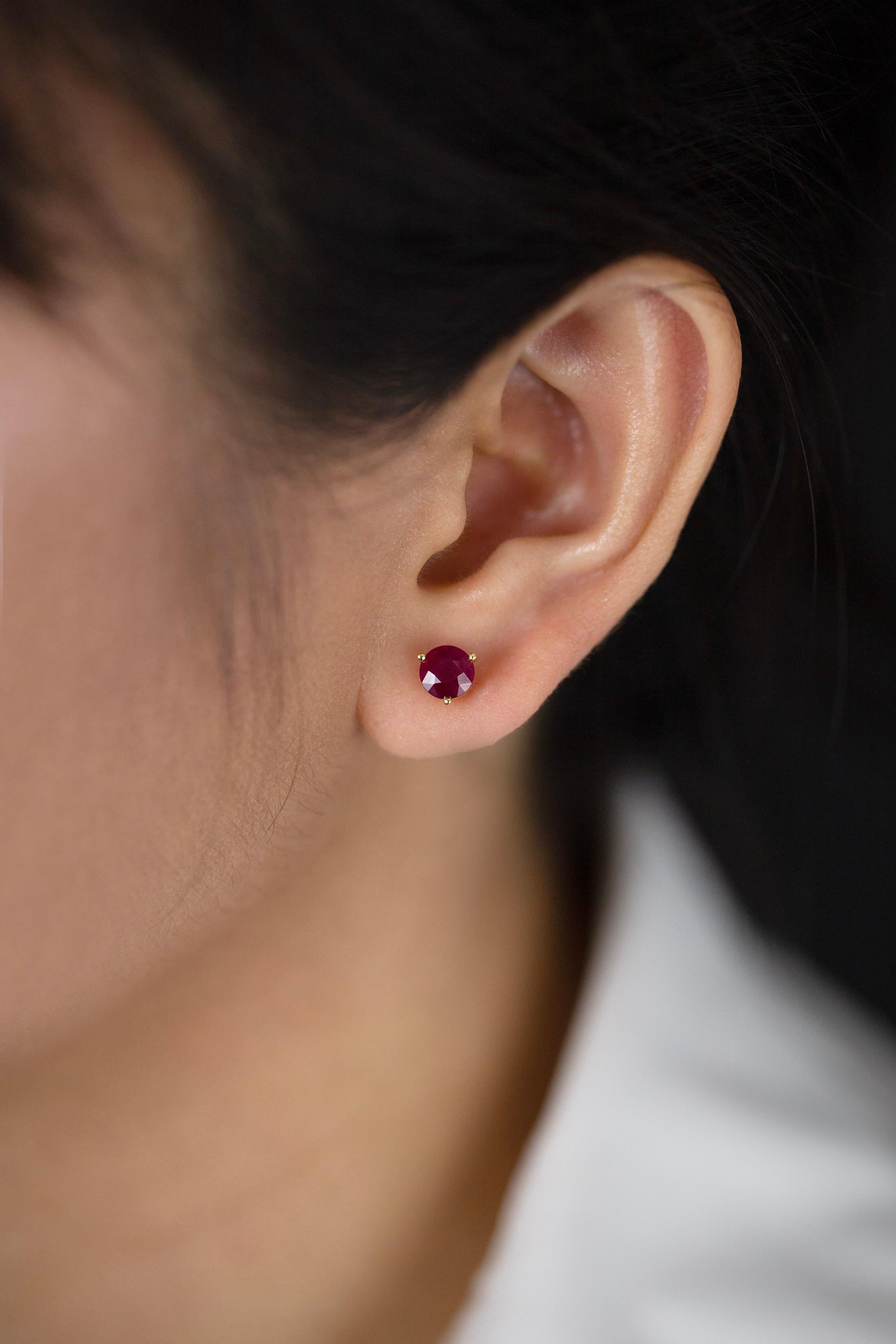 Women's or Men's 2.10 Carats Total Brilliant Round Shape Burmese Ruby Stud Earrings For Sale