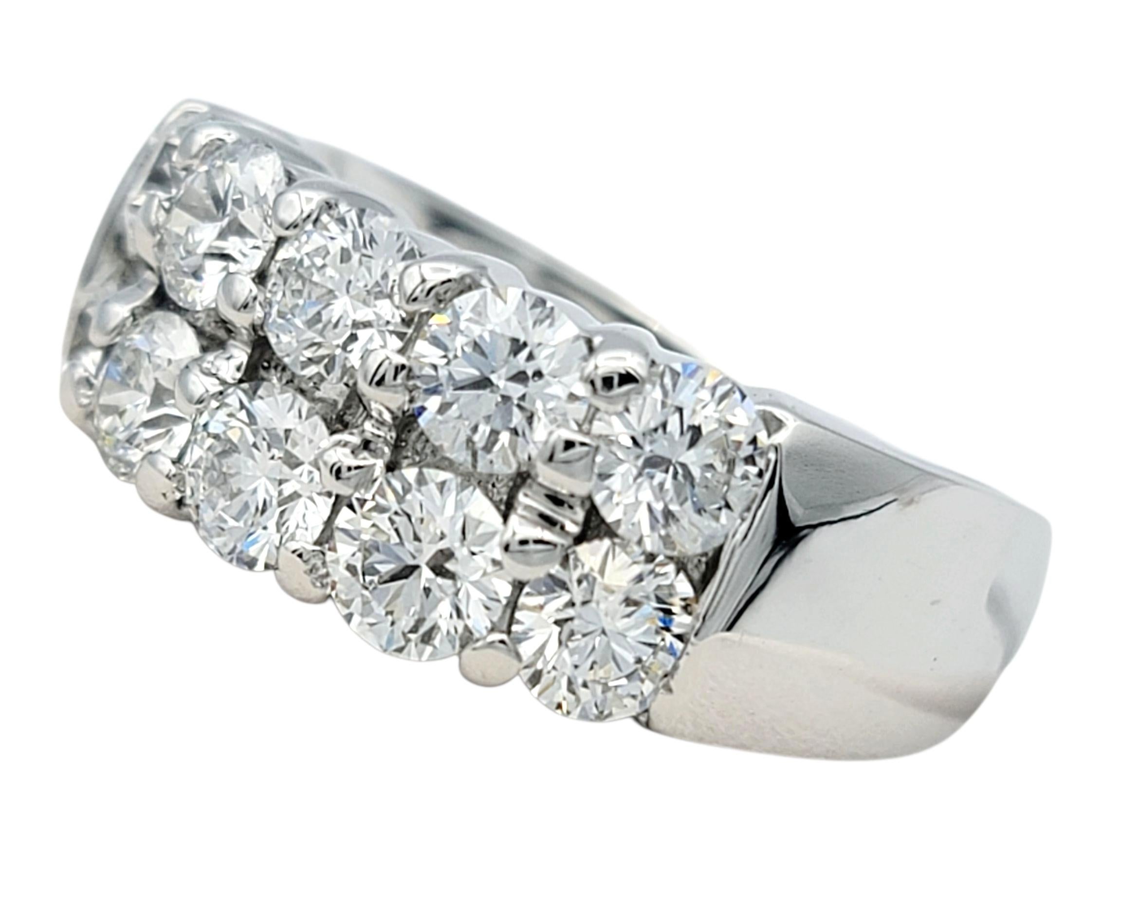 2,10 Karat Runder Brillant Diamant Zwei Row Band Ring 18 Karat Weißgold (Rundschliff) im Angebot