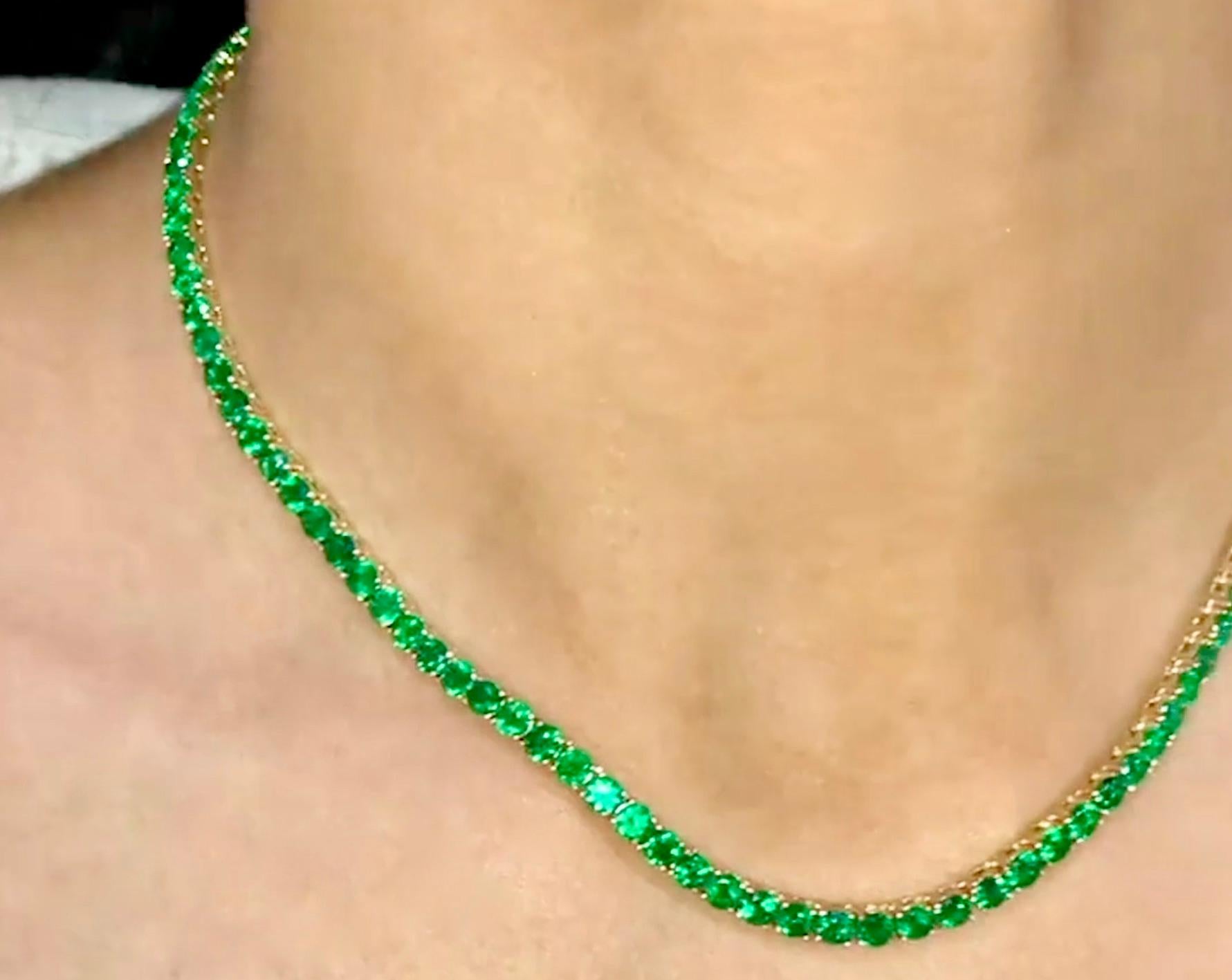 21.00 Carat AAA Colombian Emerald Tennis Necklace 18 Karat Yellow Gold For Sale 5