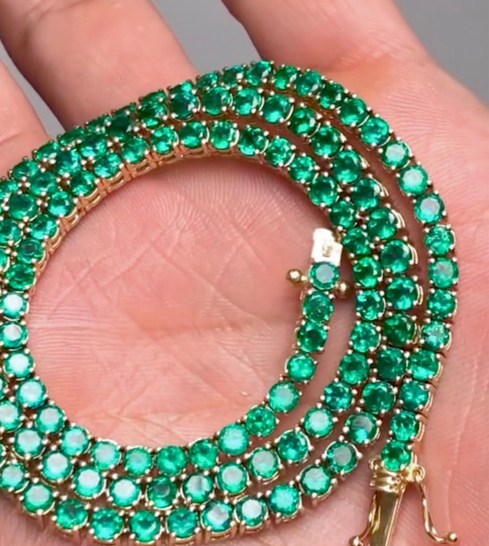 21.00 Carat AAA Colombian Emerald Tennis Necklace 18 Karat Yellow Gold For Sale 4