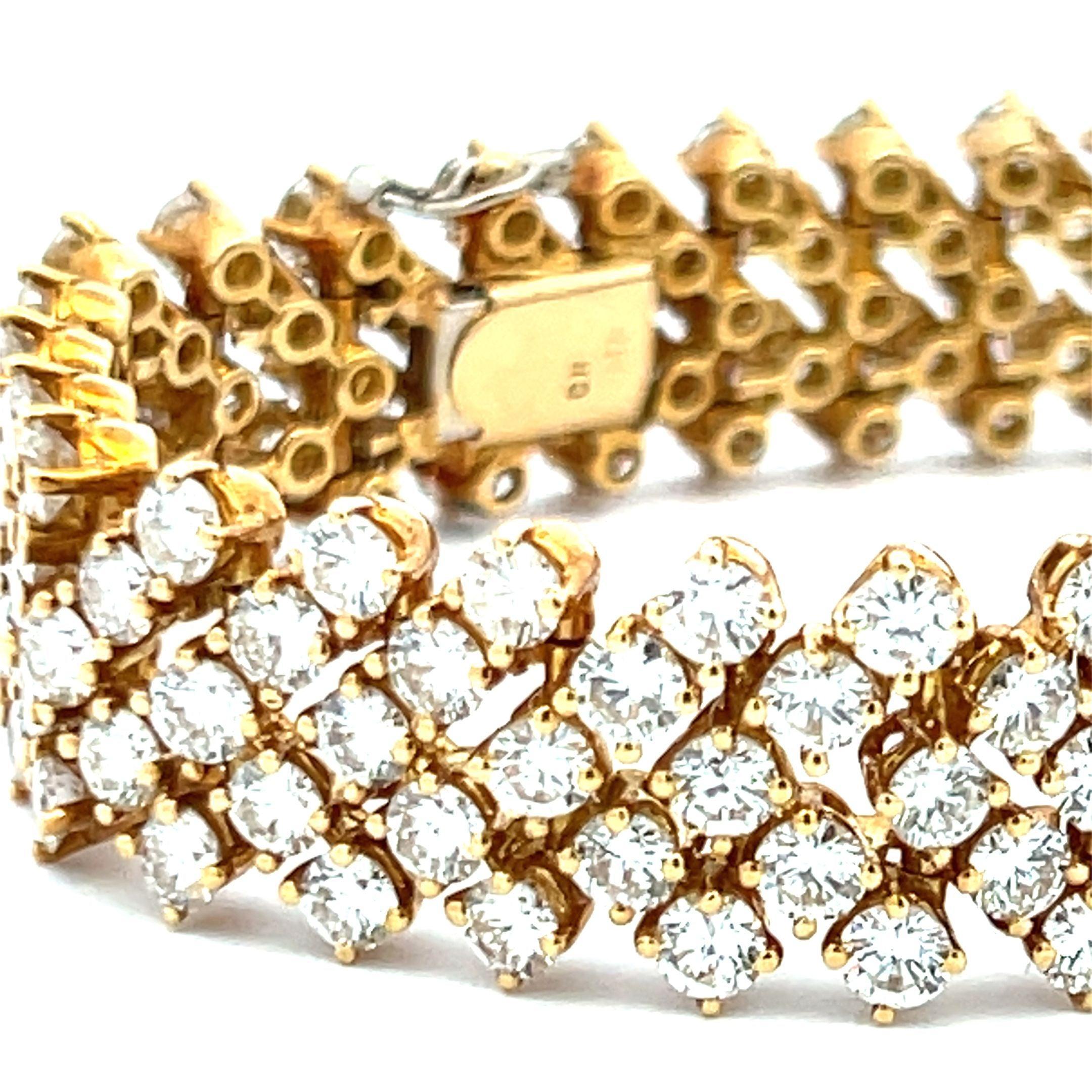 Título:
Pulsera de eslabones de oro amarillo de 18 quilates con diamantes redondos brillantes G VS1 de 21,00 quilates


Estilo:
Enlace


Metal:
oro amarillo de 18 quilates


Gema 1:
Diamante de 21 quilates


Número de