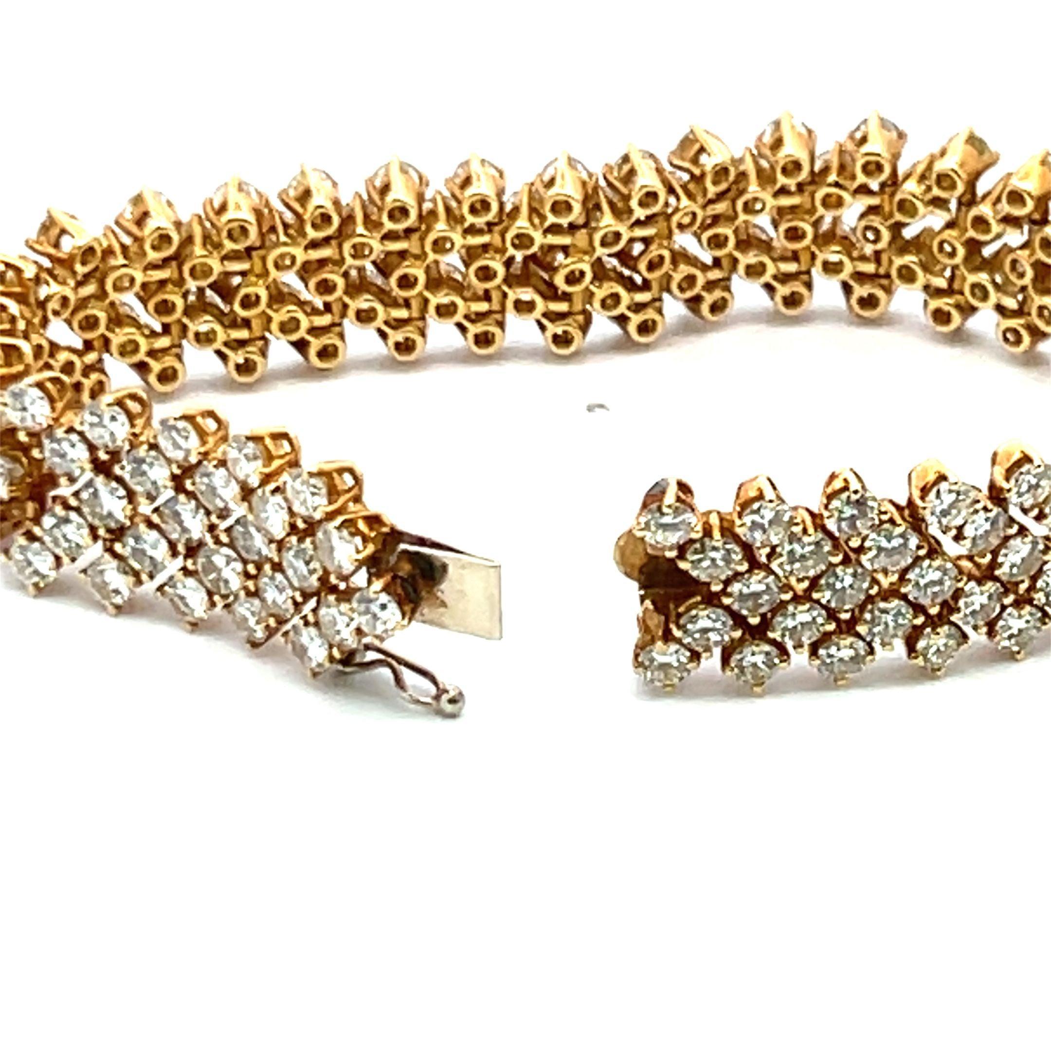 Pulsera de eslabones de oro amarillo de 18 quilates con diamantes redondos brillantes G VS1 de 21,00 quilates Corte brillante