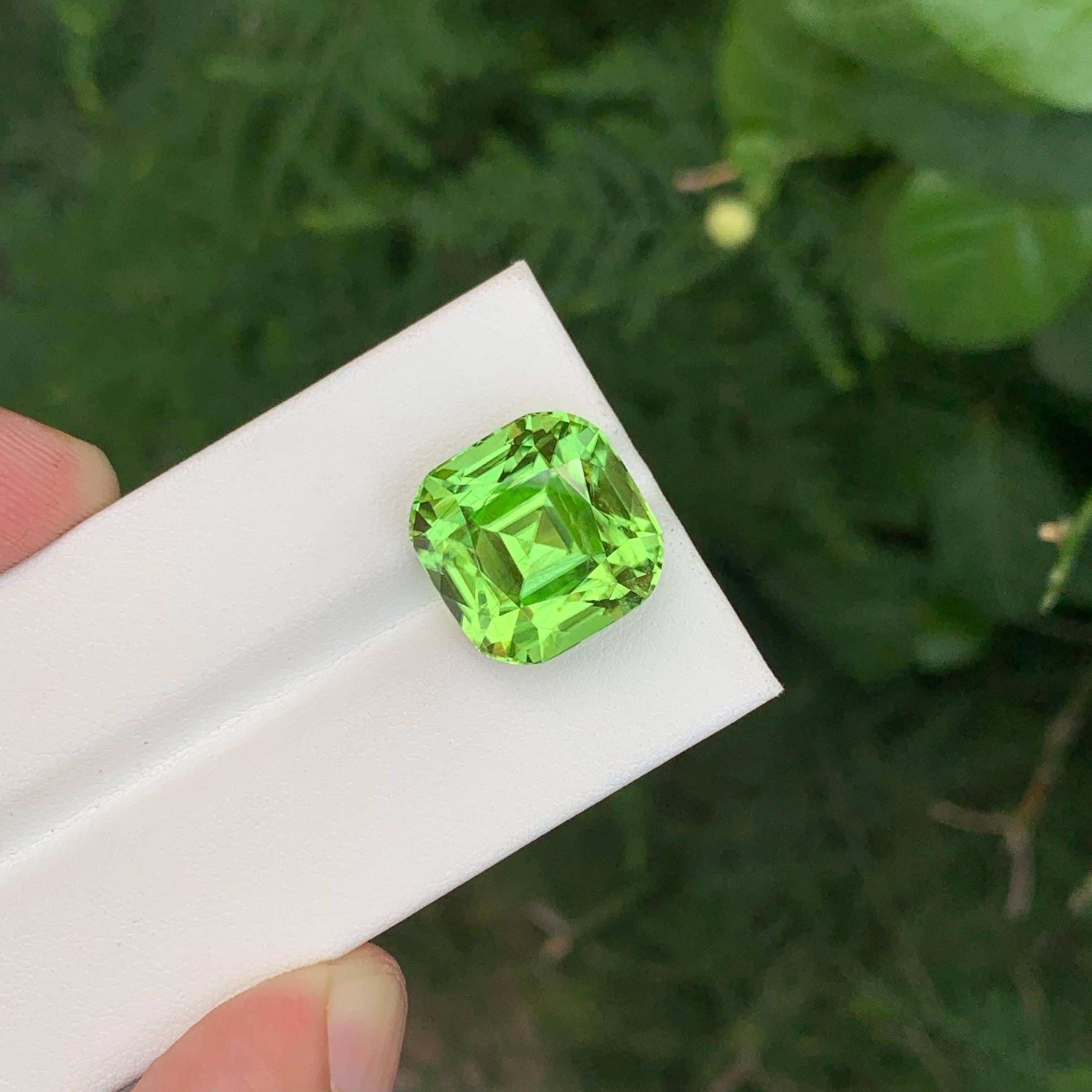 21,00 Karat Natürlicher loser grüner Peridot Stein Cushion Cut Pakistanischer Edelstein im Angebot 4