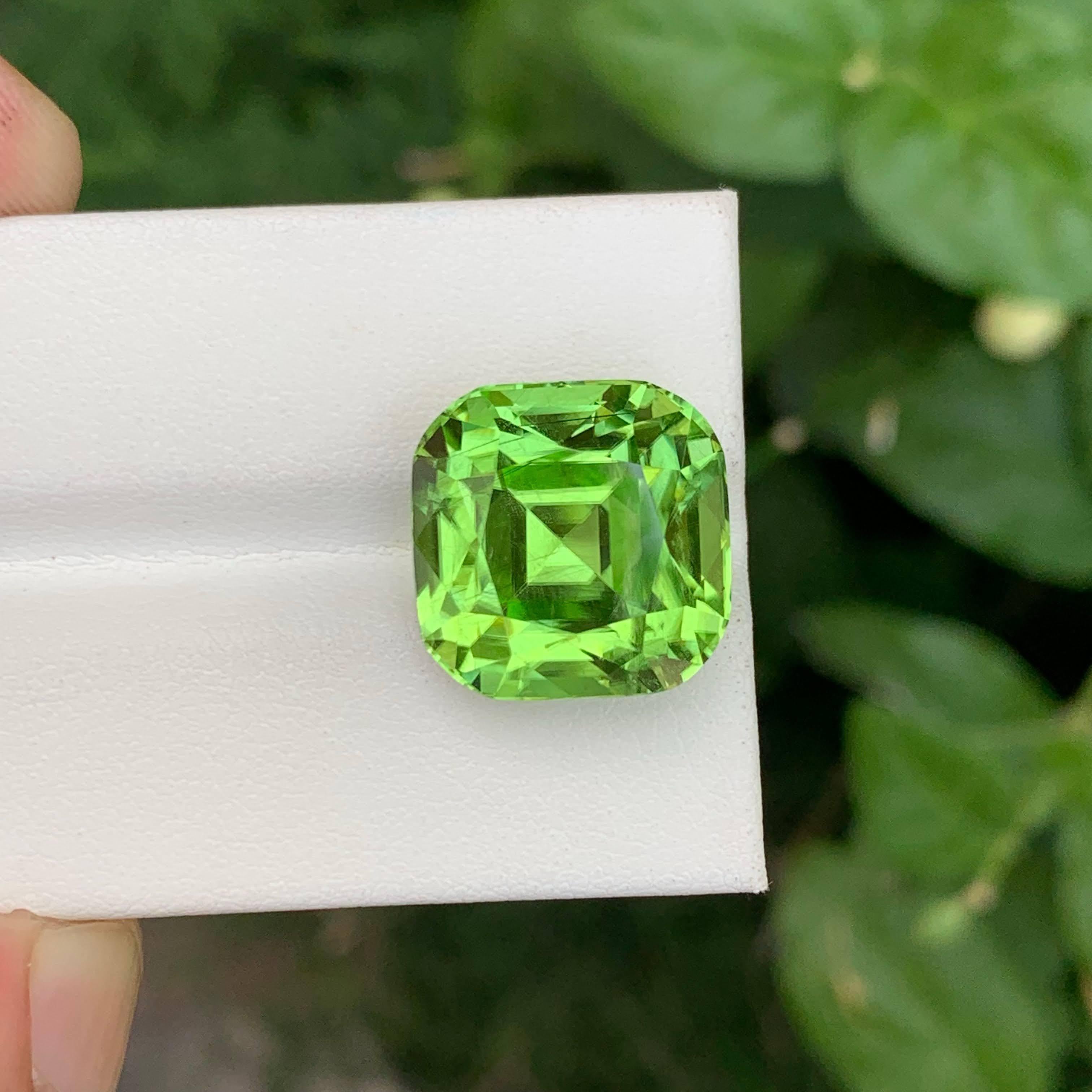 21,00 Karat Natürlicher loser grüner Peridot Stein Cushion Cut Pakistanischer Edelstein für Damen oder Herren im Angebot
