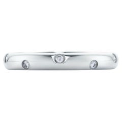 2100 $ Tiffany & Co. Etoile, bague à anneau de 3 mm en platine et diamants 6,75