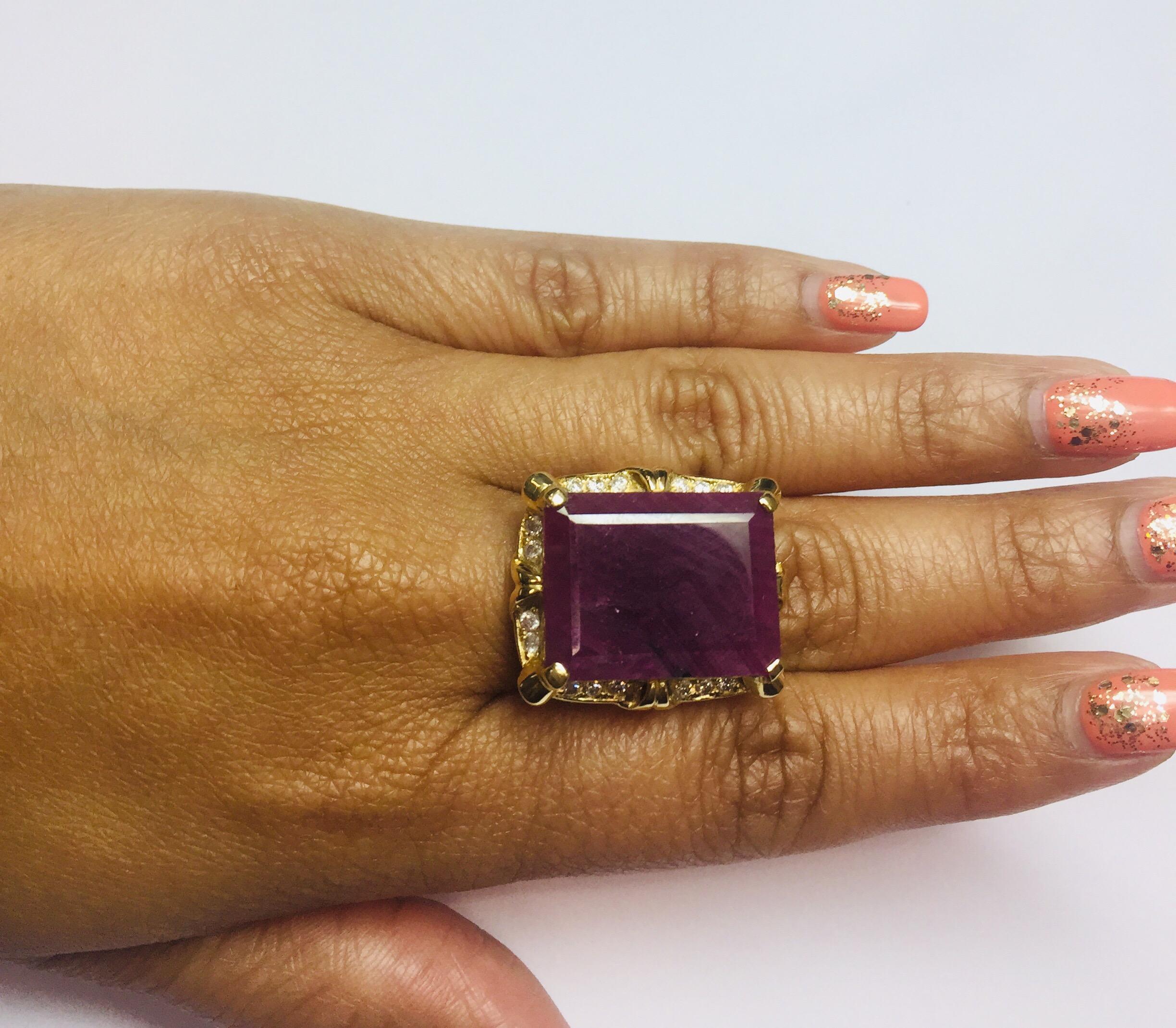 21.01 Carat Ruby Diamond Victorian 14 Karat Yellow Gold Ring In New Condition In Los Angeles, CA