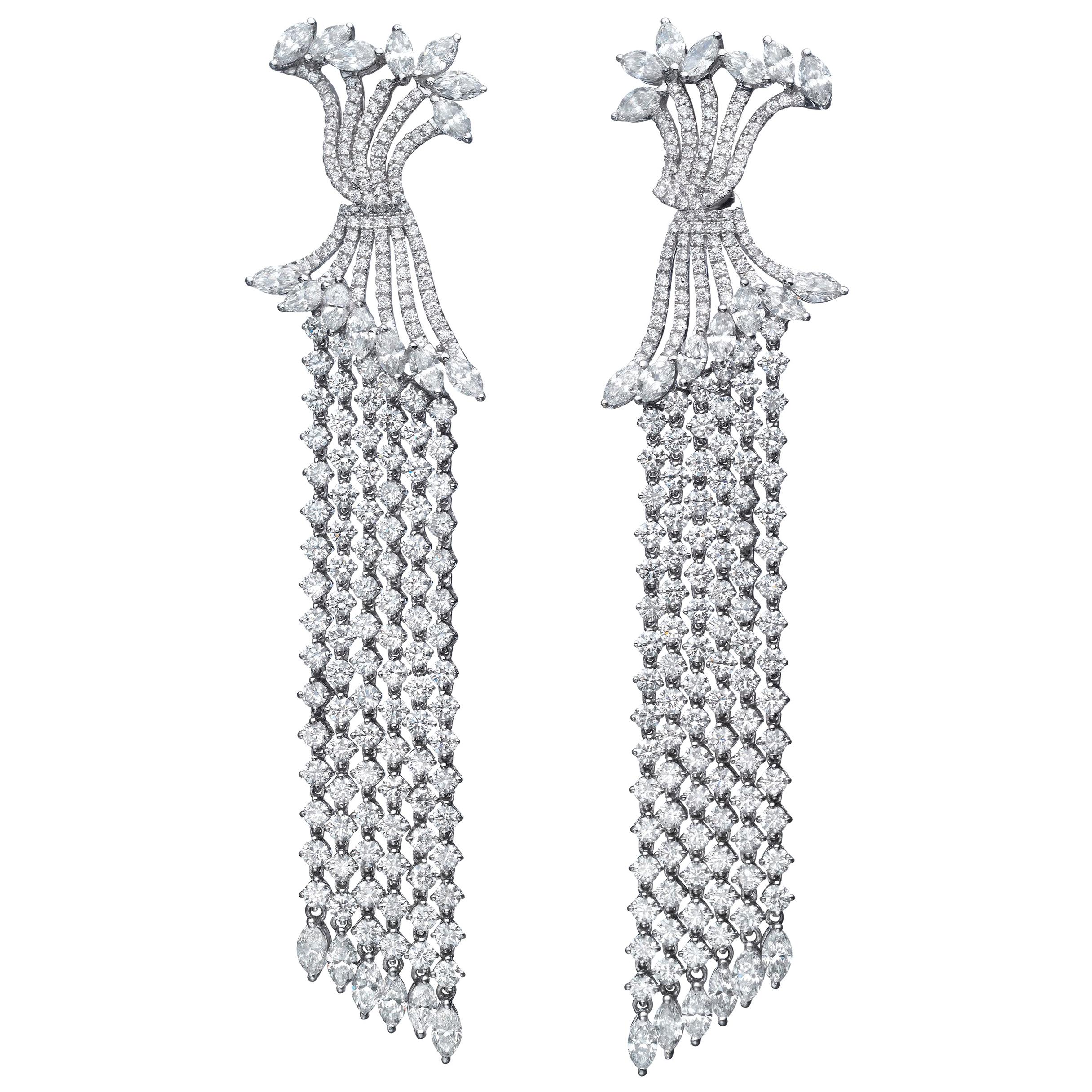 6.62 Carat Art Deco Style Diamond 18 Karat White Gold Chandelier