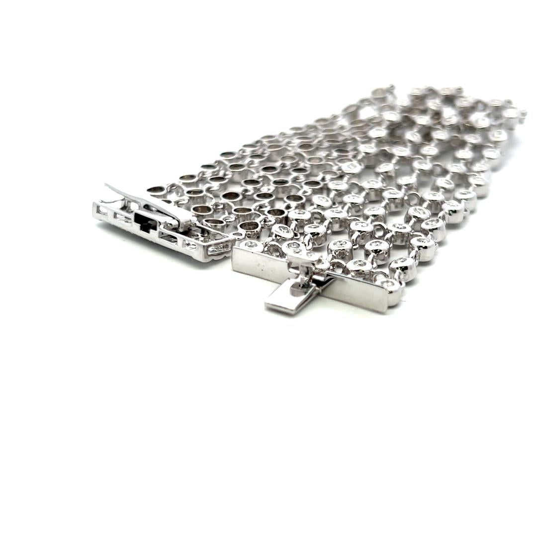 Bracciale a più file di diamanti in oro bianco 18 carati da 2,10 carati G VS in vendita 6
