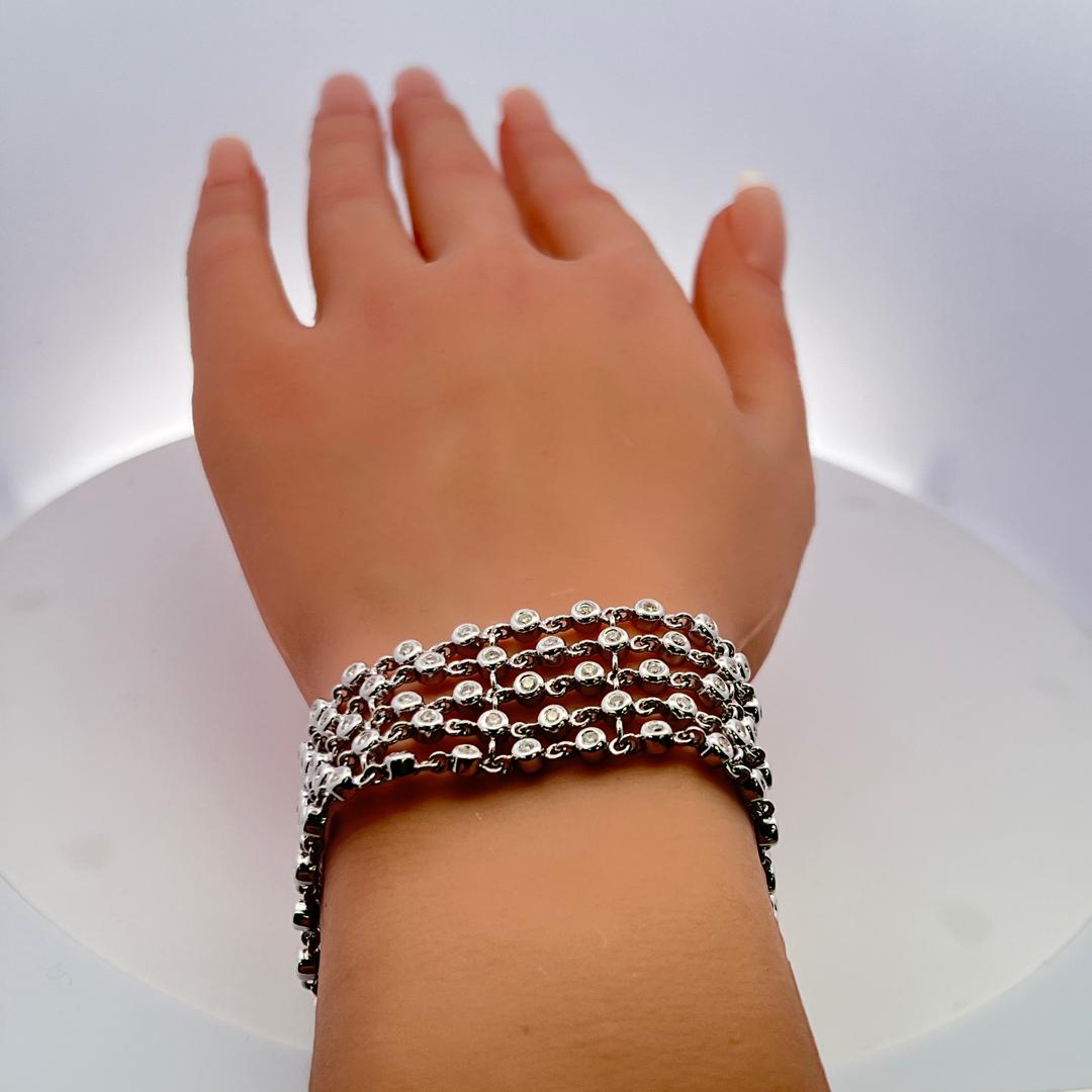 Bracciale a più file di diamanti in oro bianco 18 carati da 2,10 carati G VS in vendita 7
