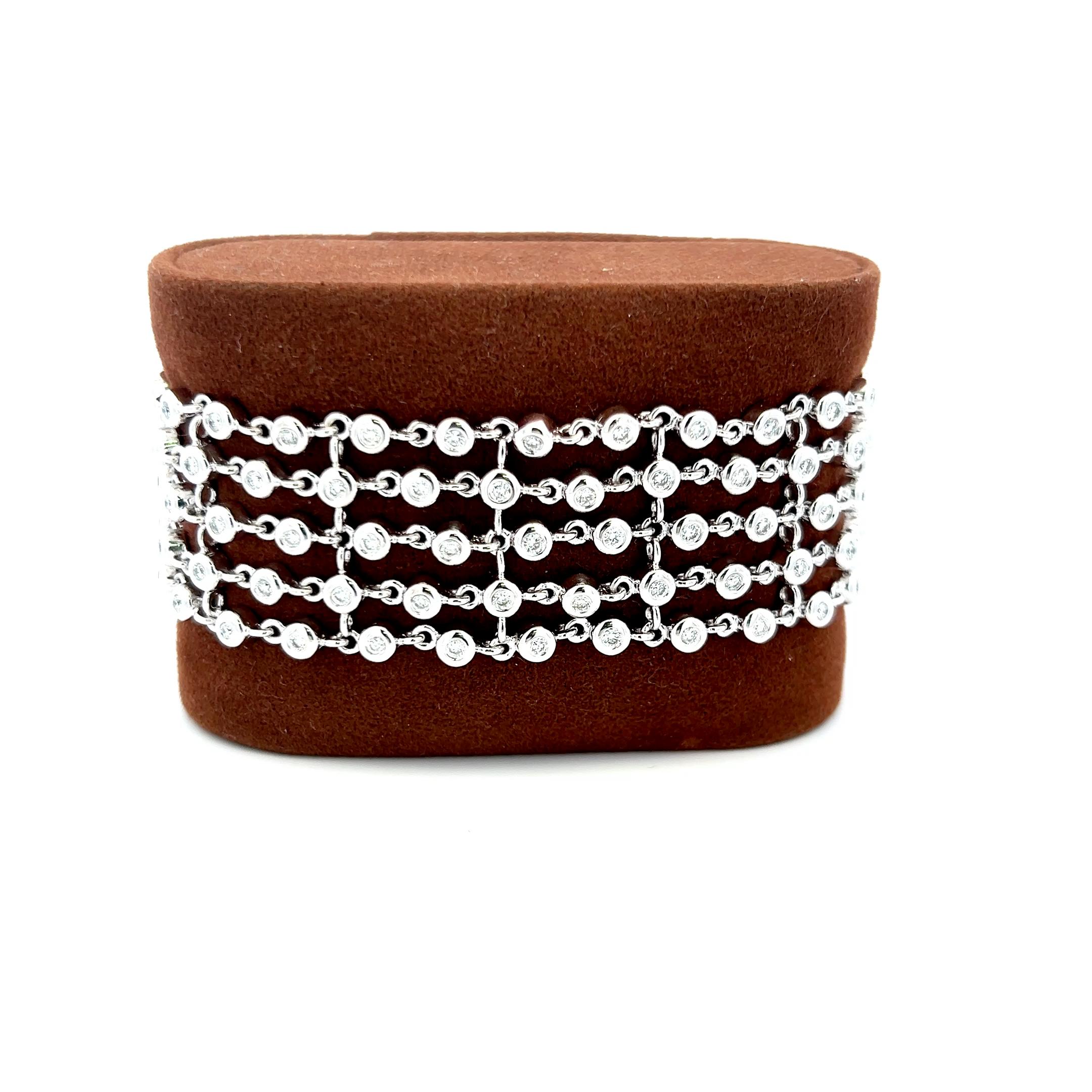 Bracciale a più file di diamanti in oro bianco 18 carati da 2,10 carati G VS in vendita 1